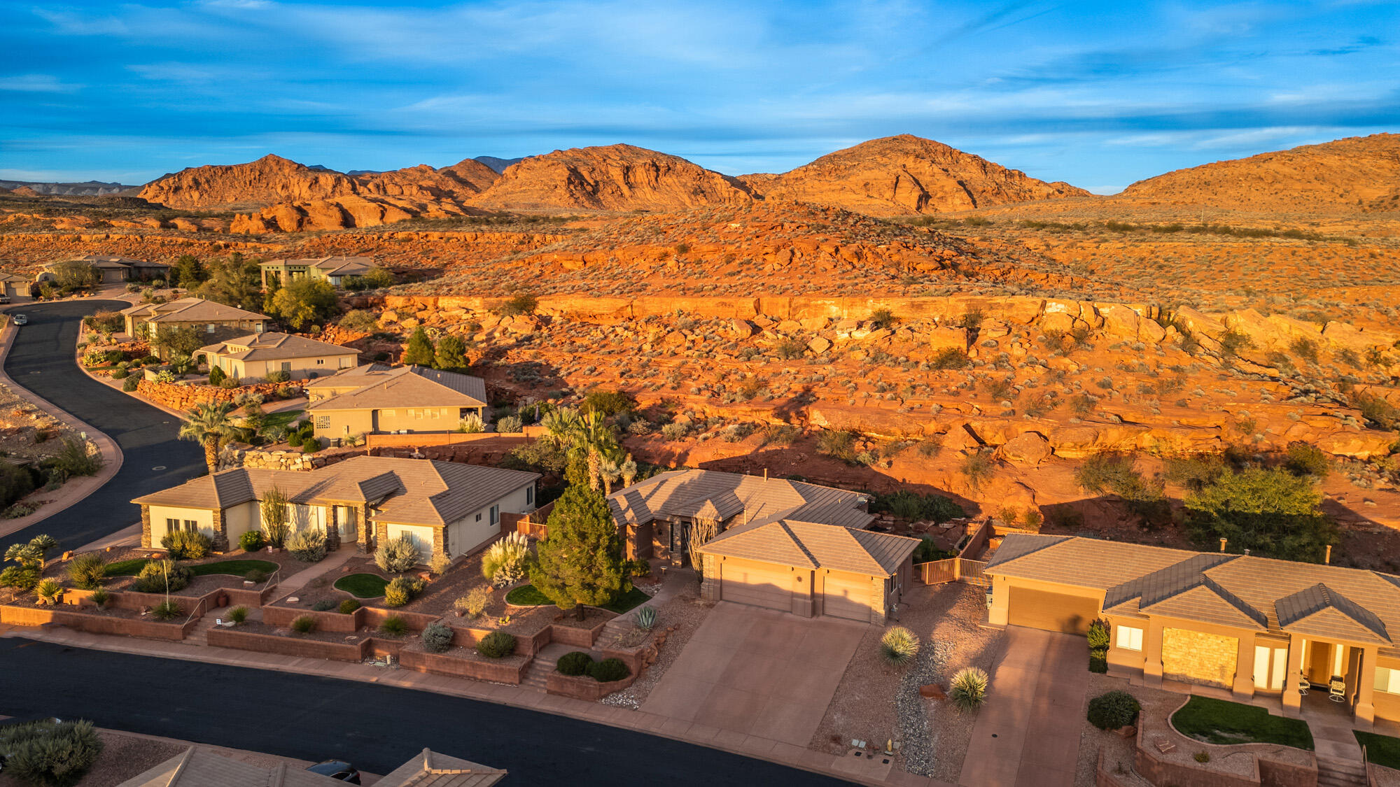 PARADISE CANYON - Residential