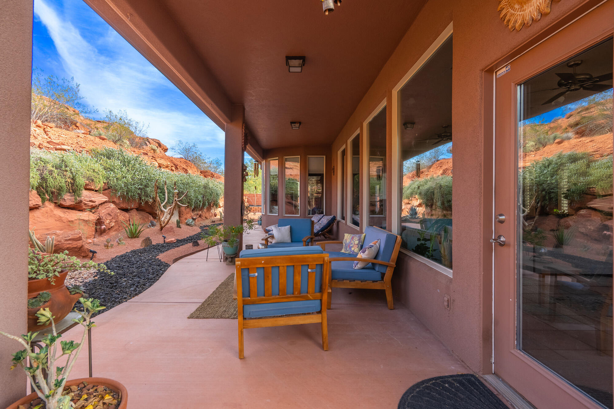 PARADISE CANYON - Residential