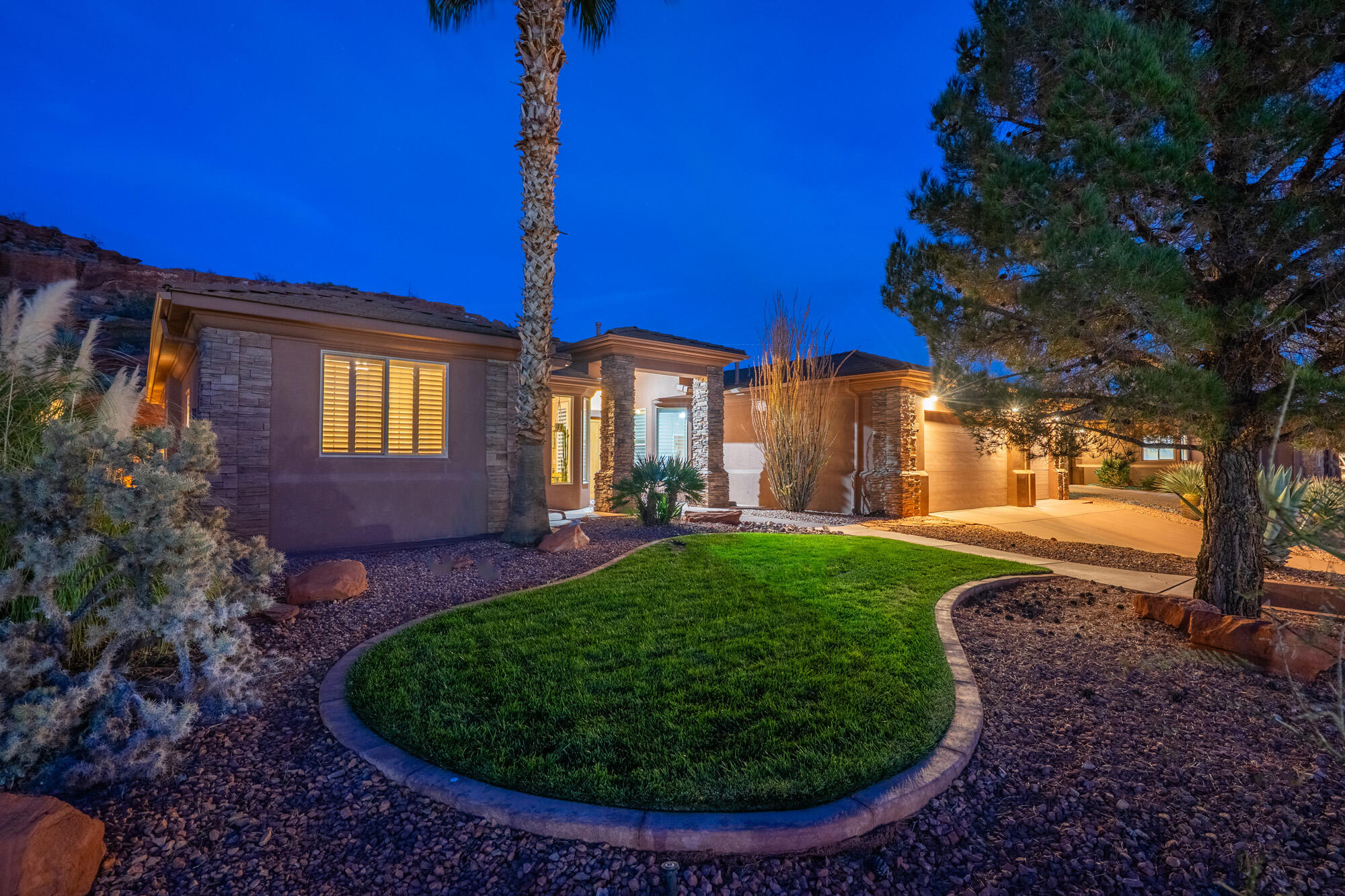 PARADISE CANYON - Residential