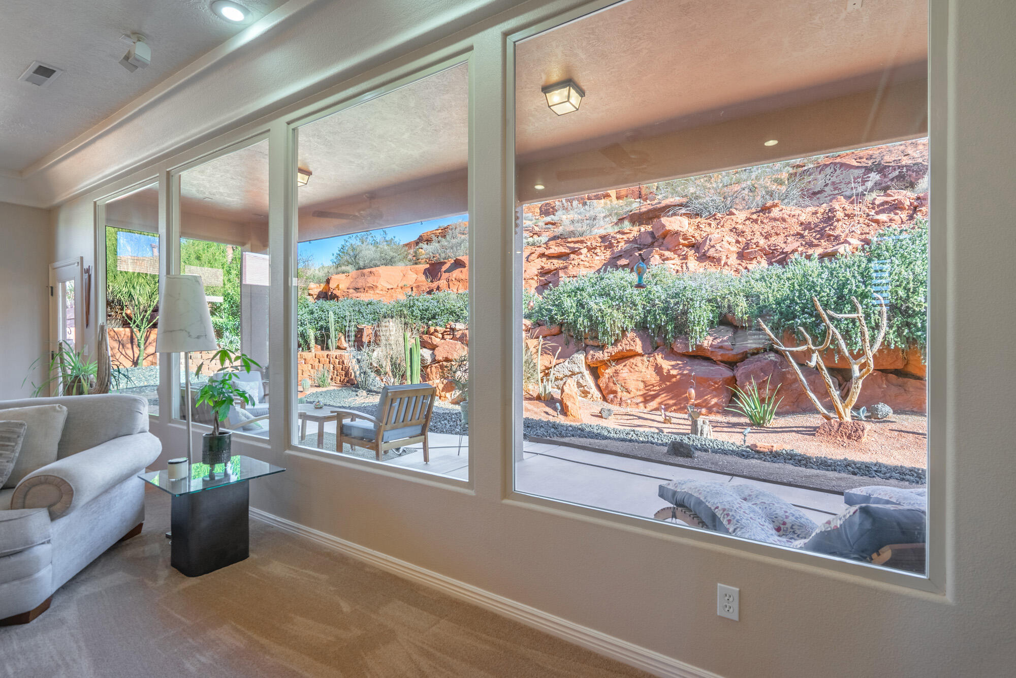 PARADISE CANYON - Residential