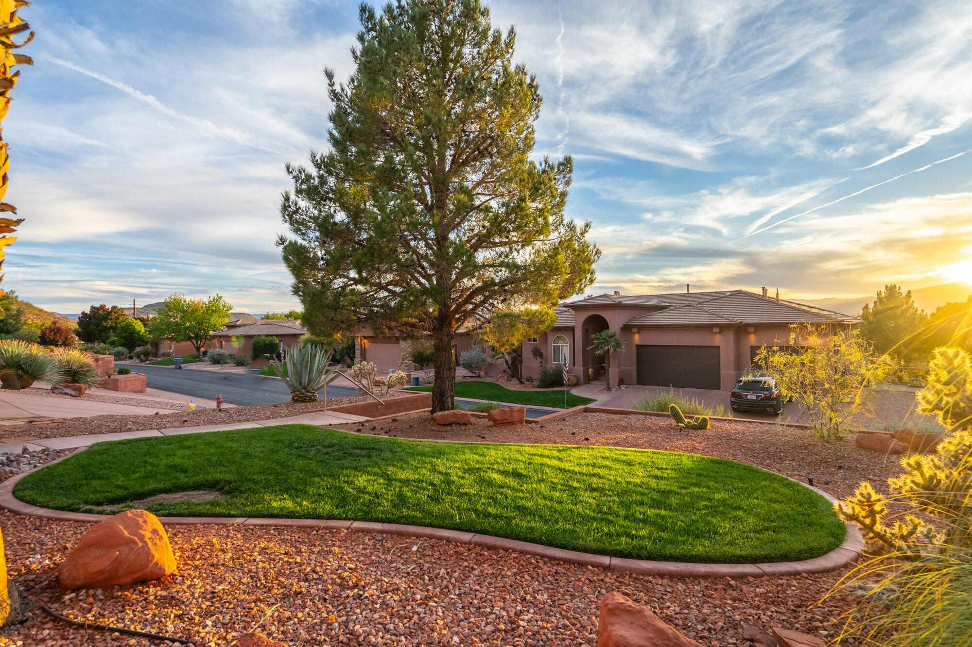 PARADISE CANYON - Residential