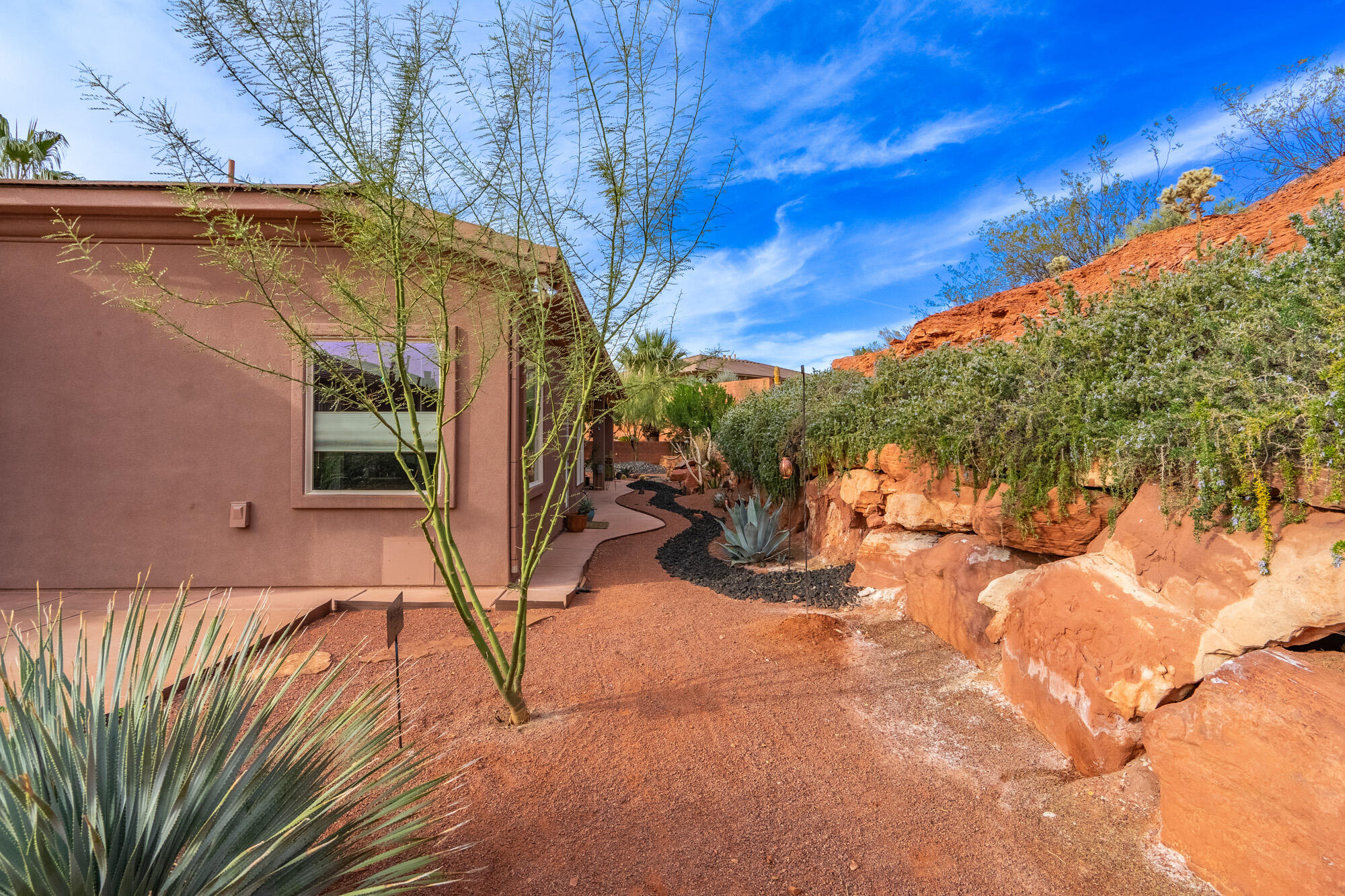 PARADISE CANYON - Residential