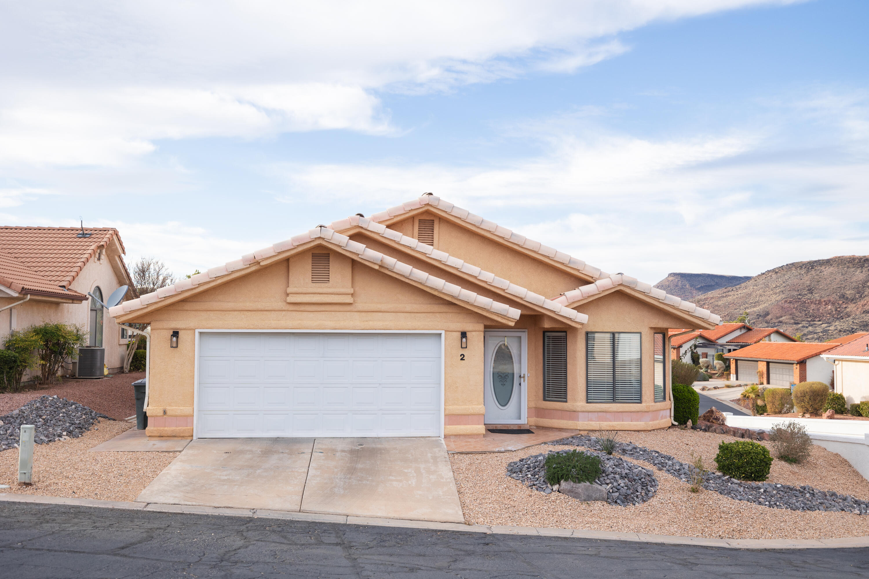 DESERT IMAGES TOWNHOMES - Residential