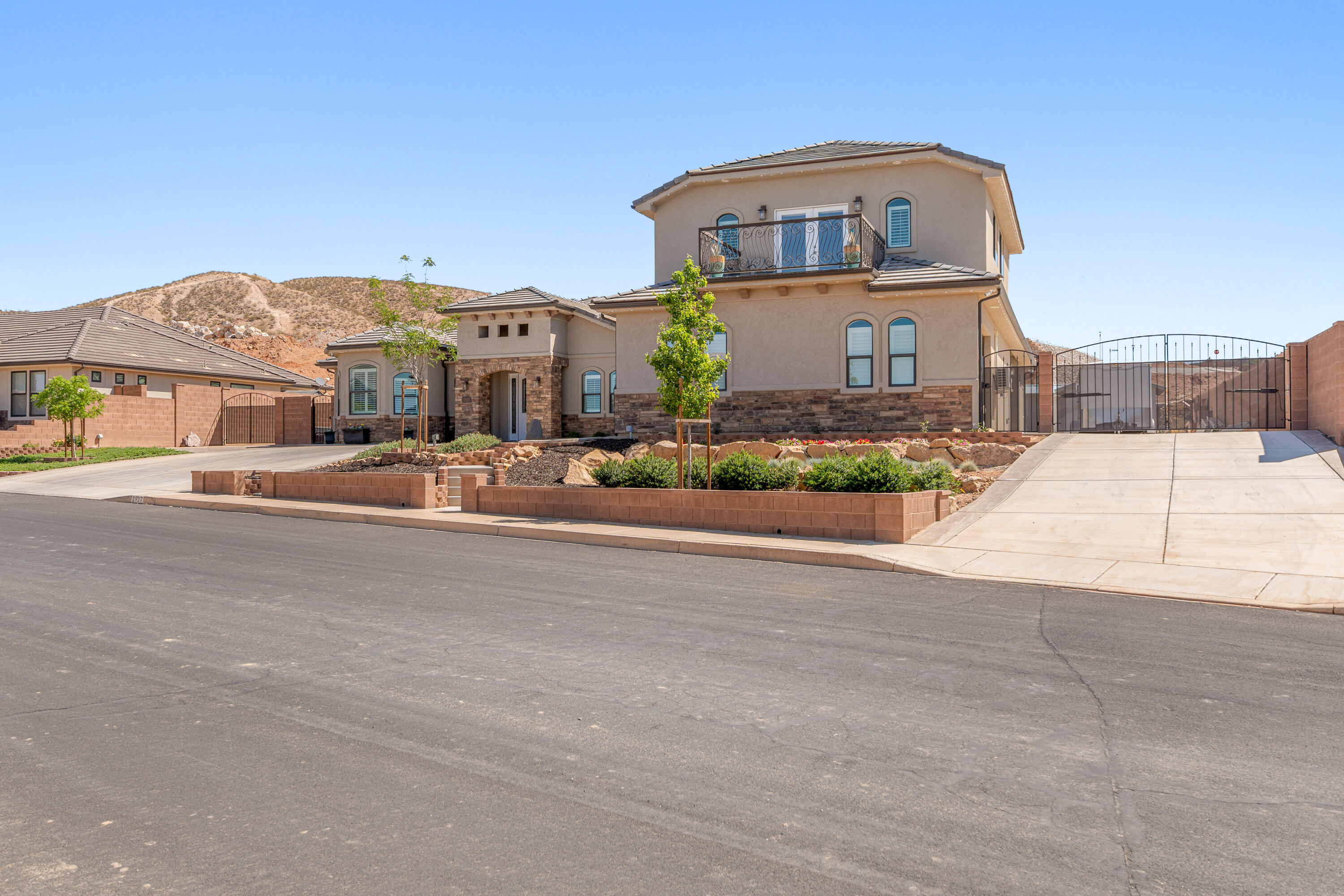 MAJESTIC SUNSET - Residential