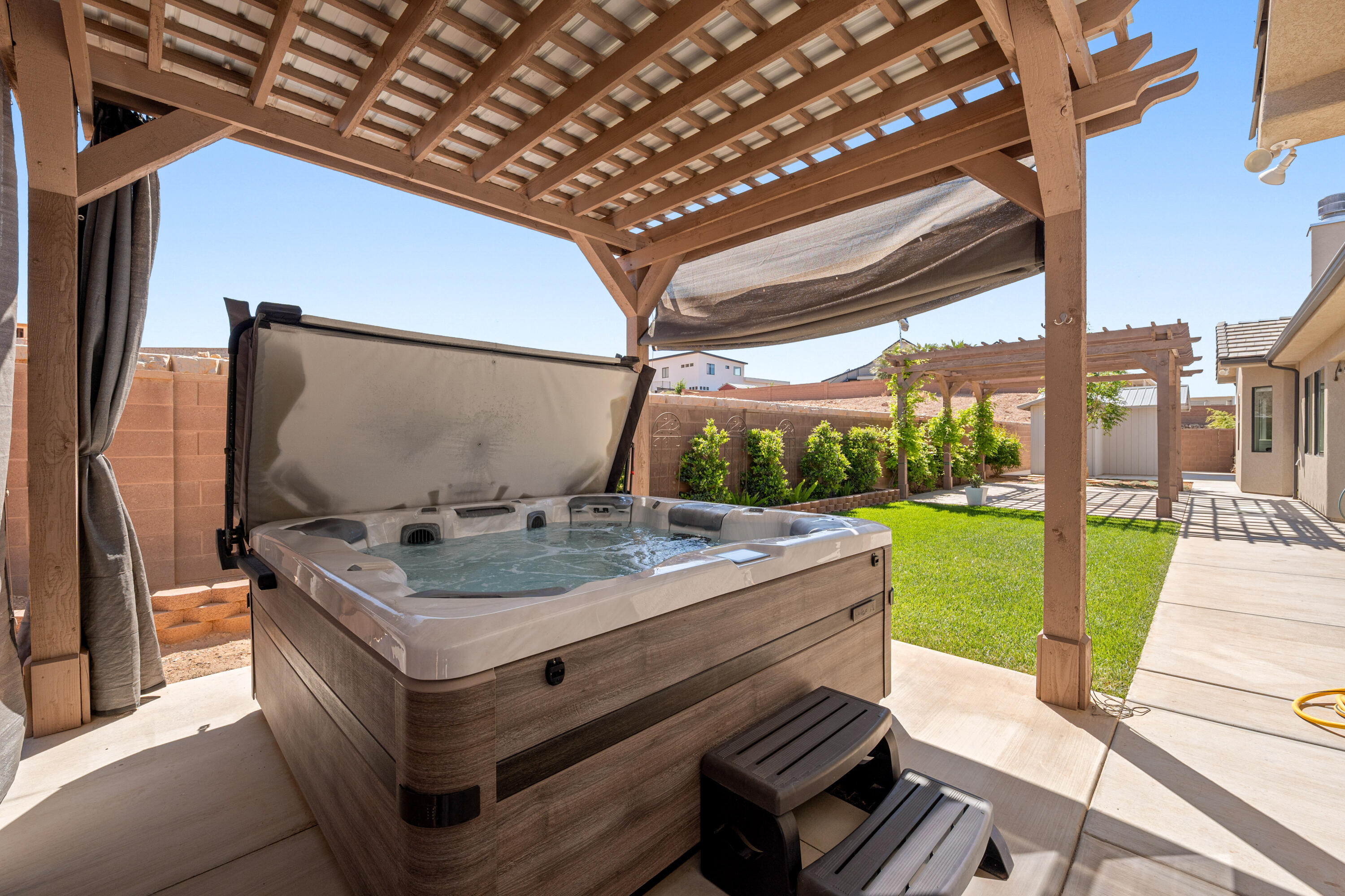 MAJESTIC SUNSET - Residential