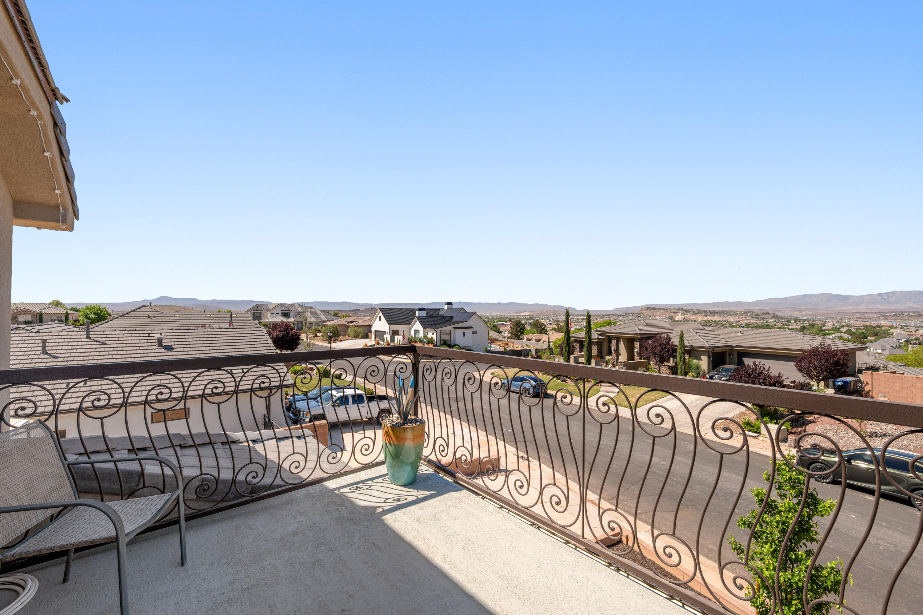 MAJESTIC SUNSET - Residential