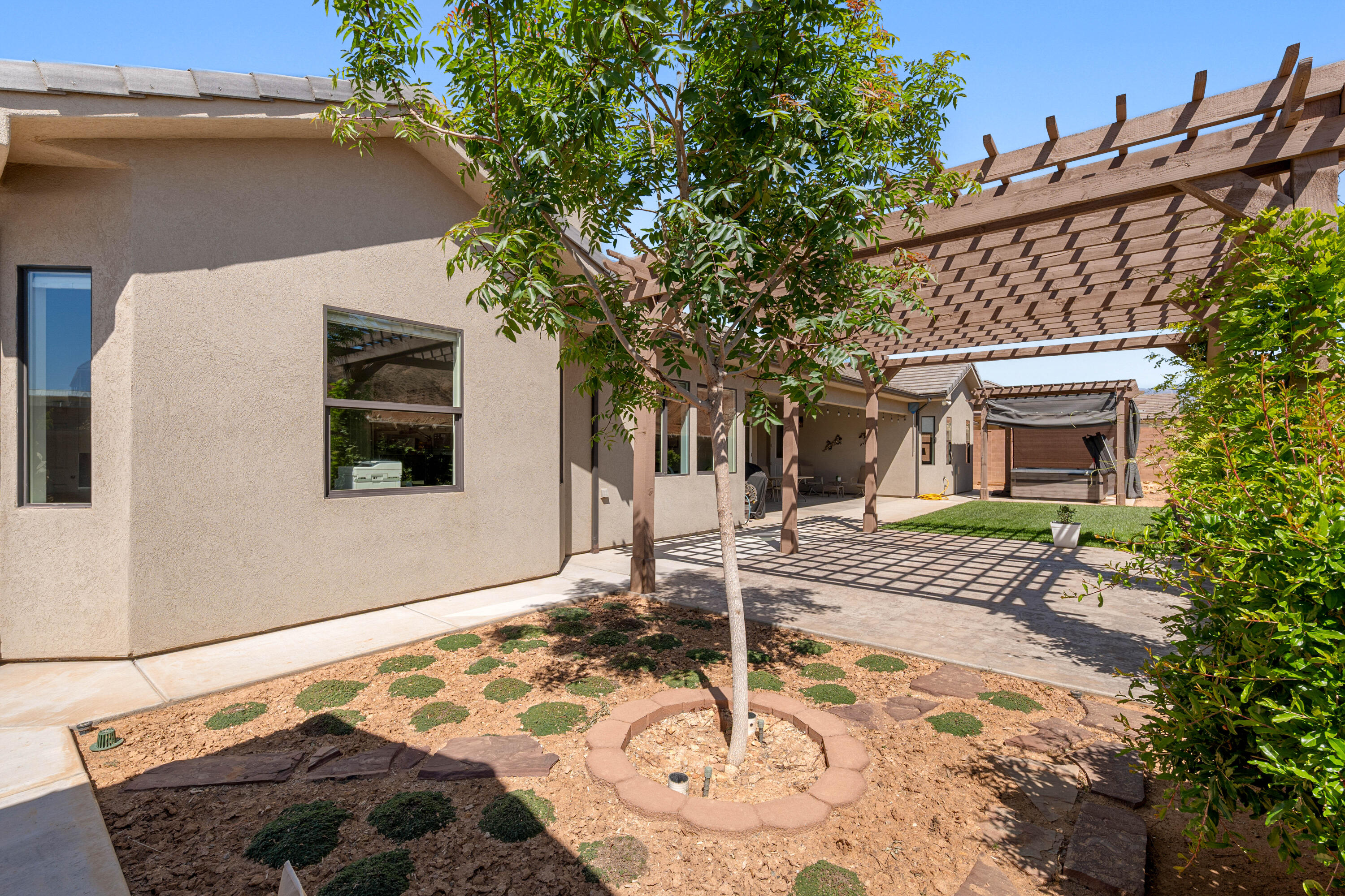 MAJESTIC SUNSET - Residential