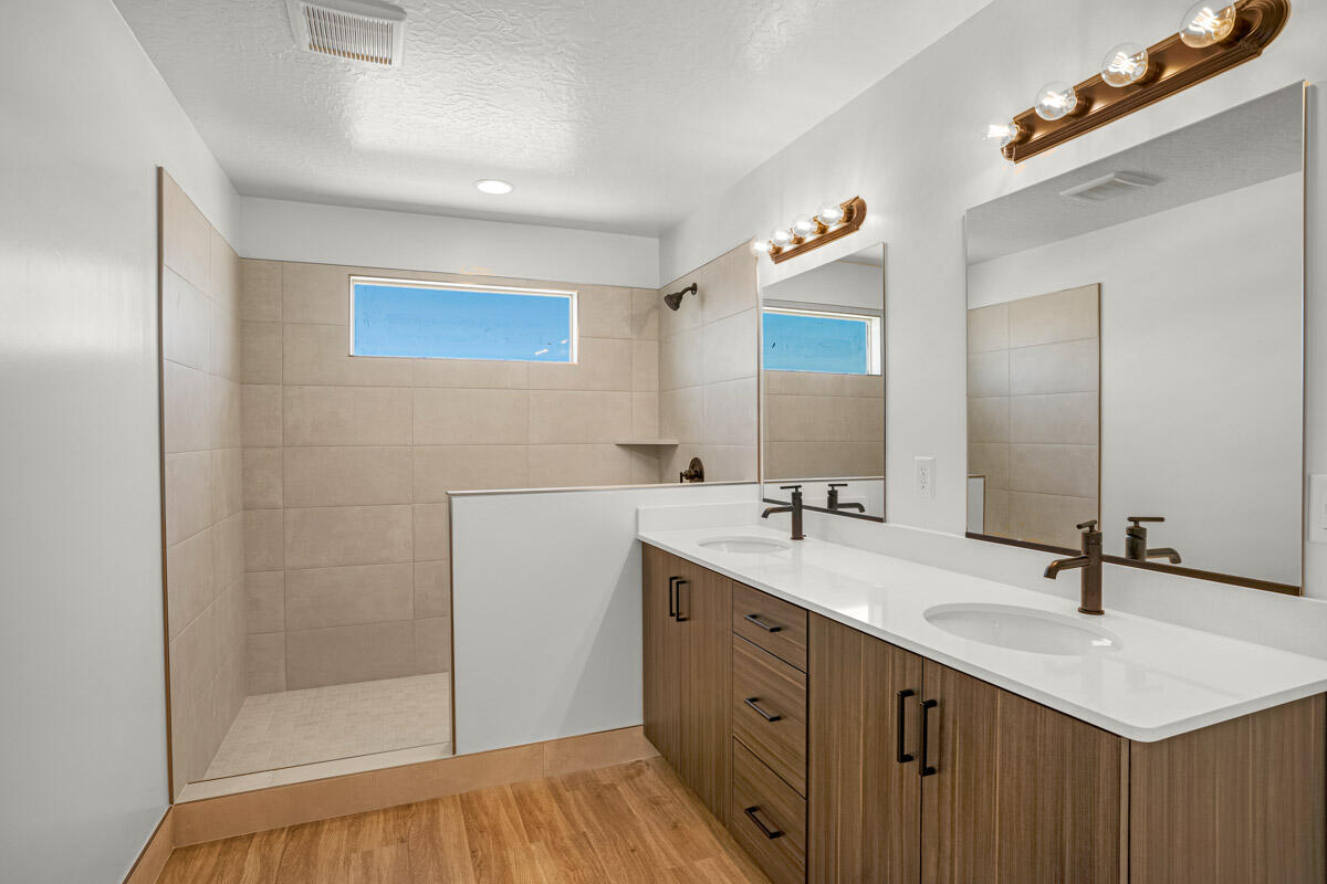 SOUTH DESERT TH - Residential