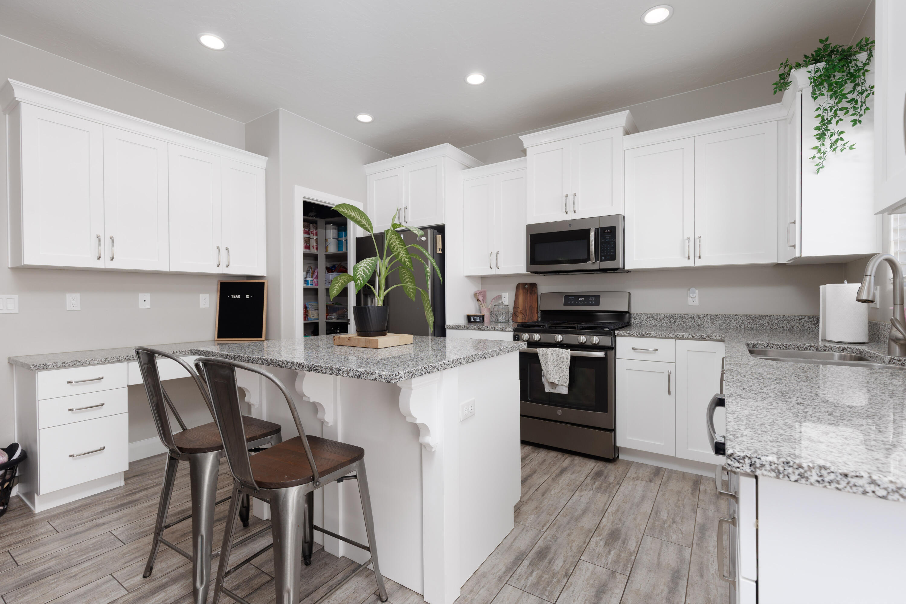 BLACKHAWK TH - Residential