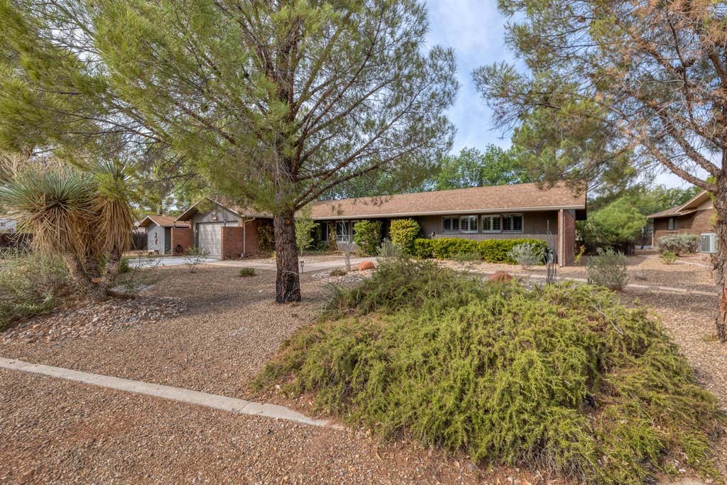 Photo of 3356 Chaparral DR, Saint George, UT 84790 (MLS # 26-275142)