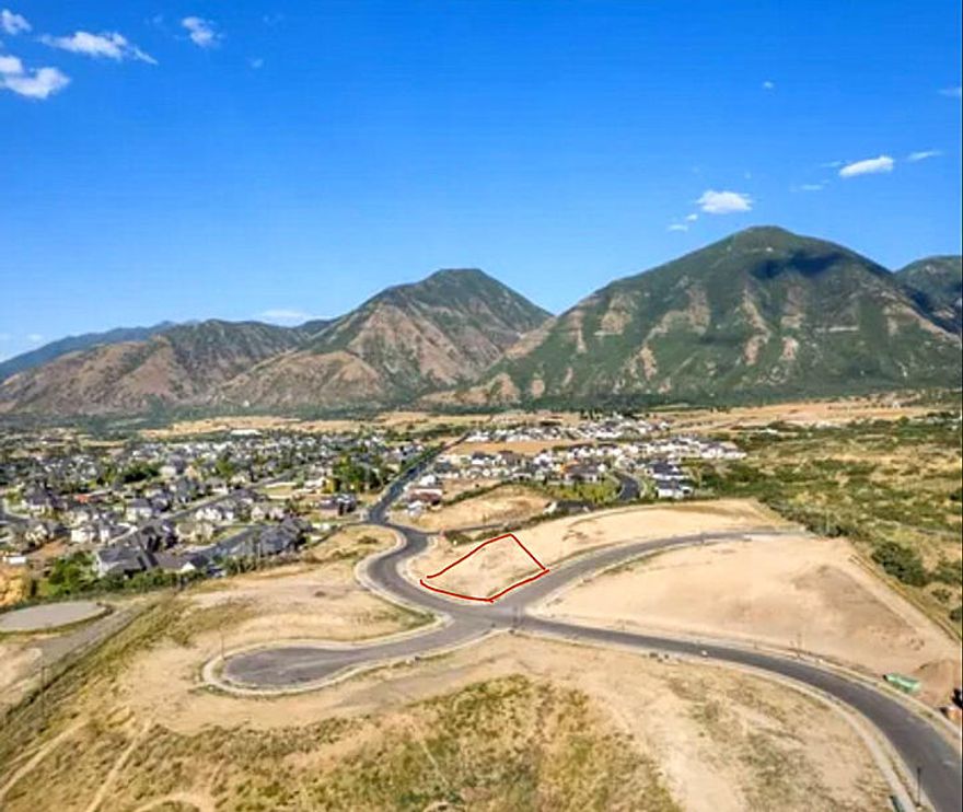 These lots offer secluded mountain & Utah Valley views, paired with the privacy of a small, close-knit community. Bring your builder and bring your dream to life.