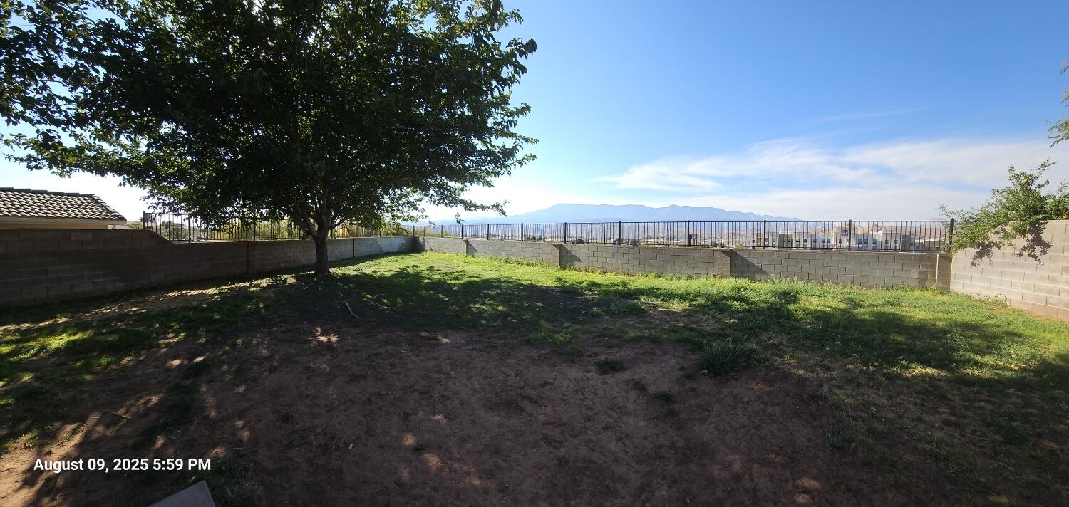 SANTA FE HILLS - Residential