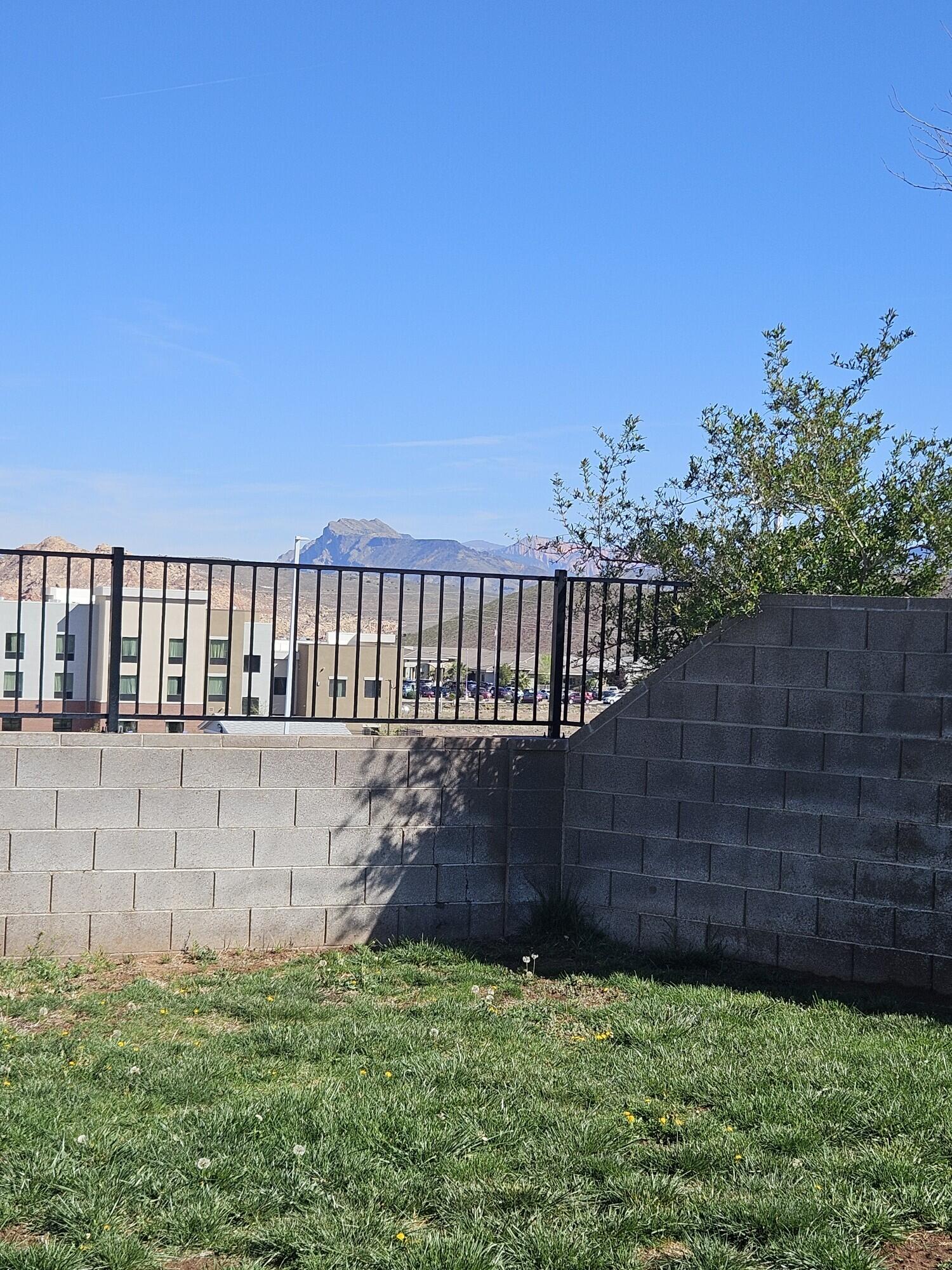 SANTA FE HILLS - Residential