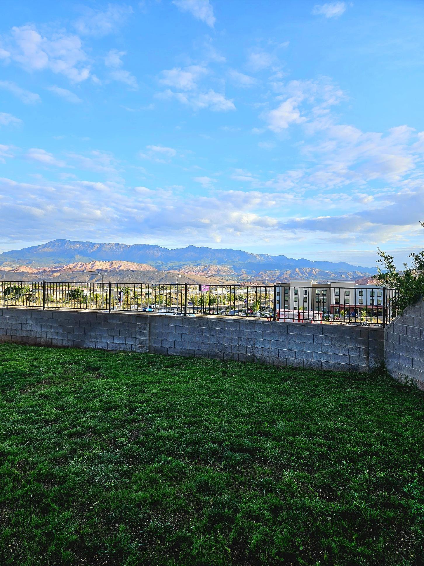 SANTA FE HILLS - Residential