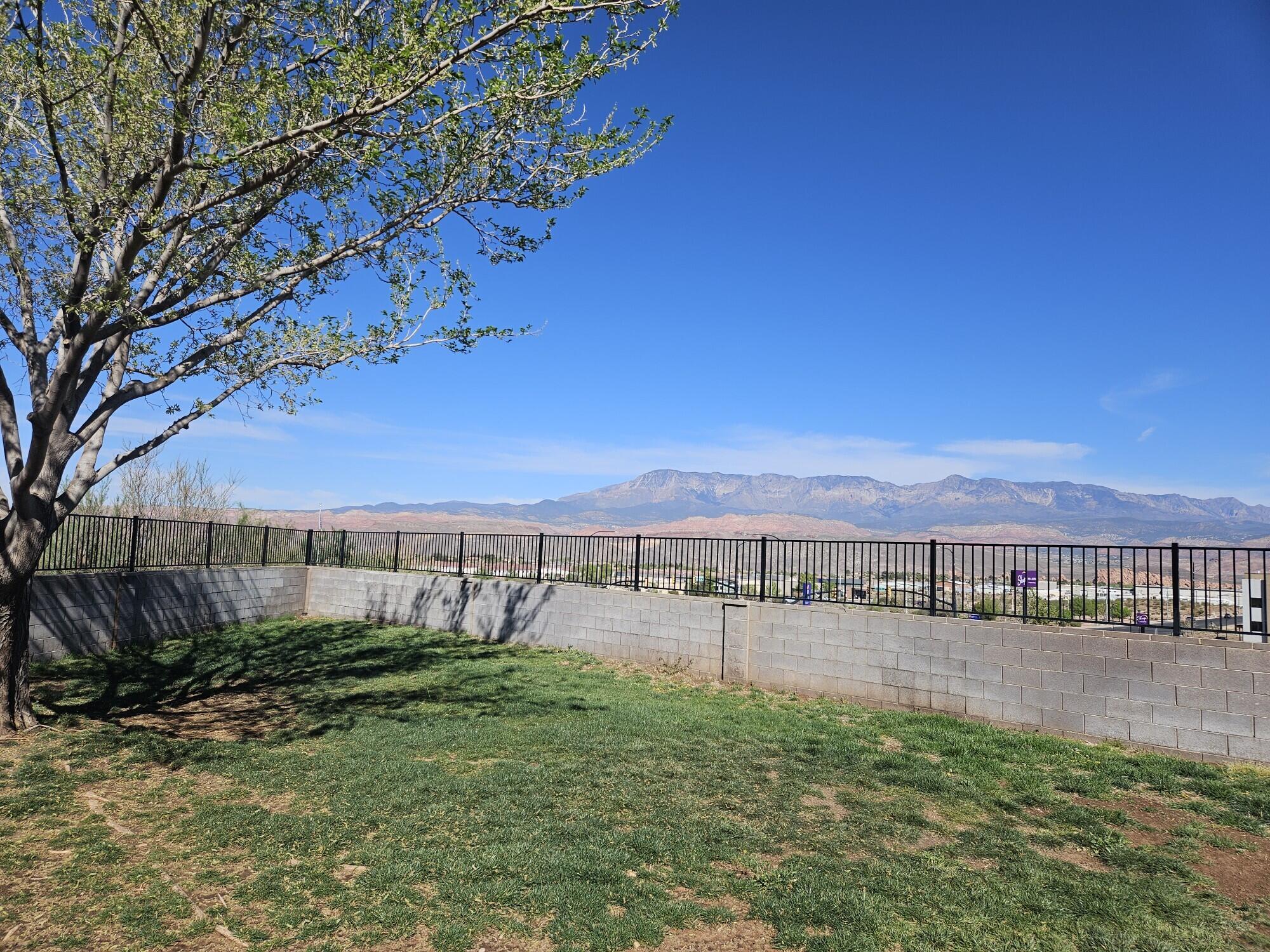 SANTA FE HILLS - Residential