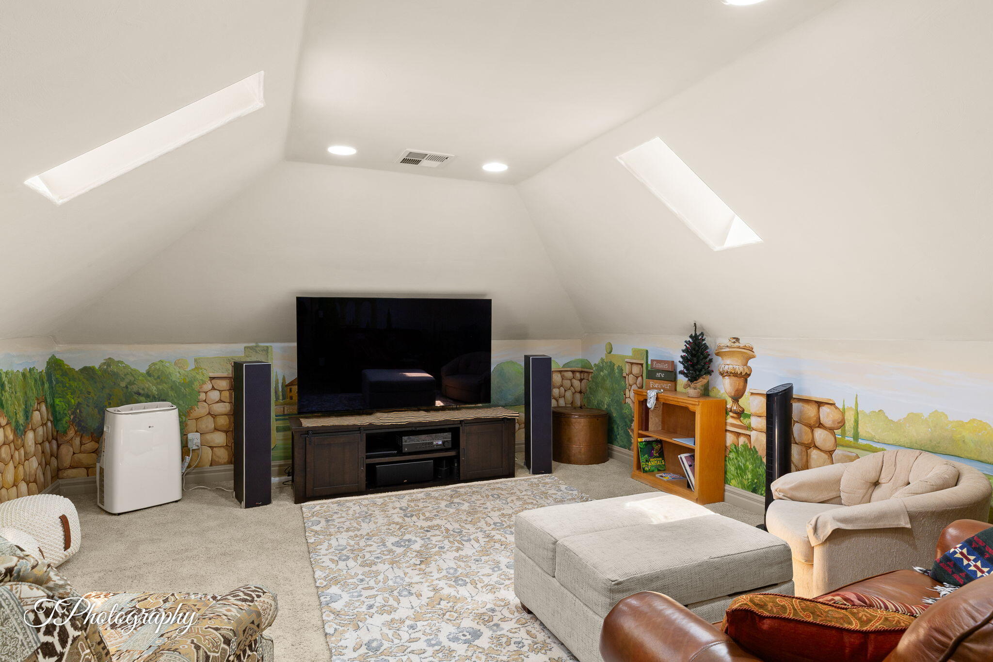 MEADOWOOD - Residential