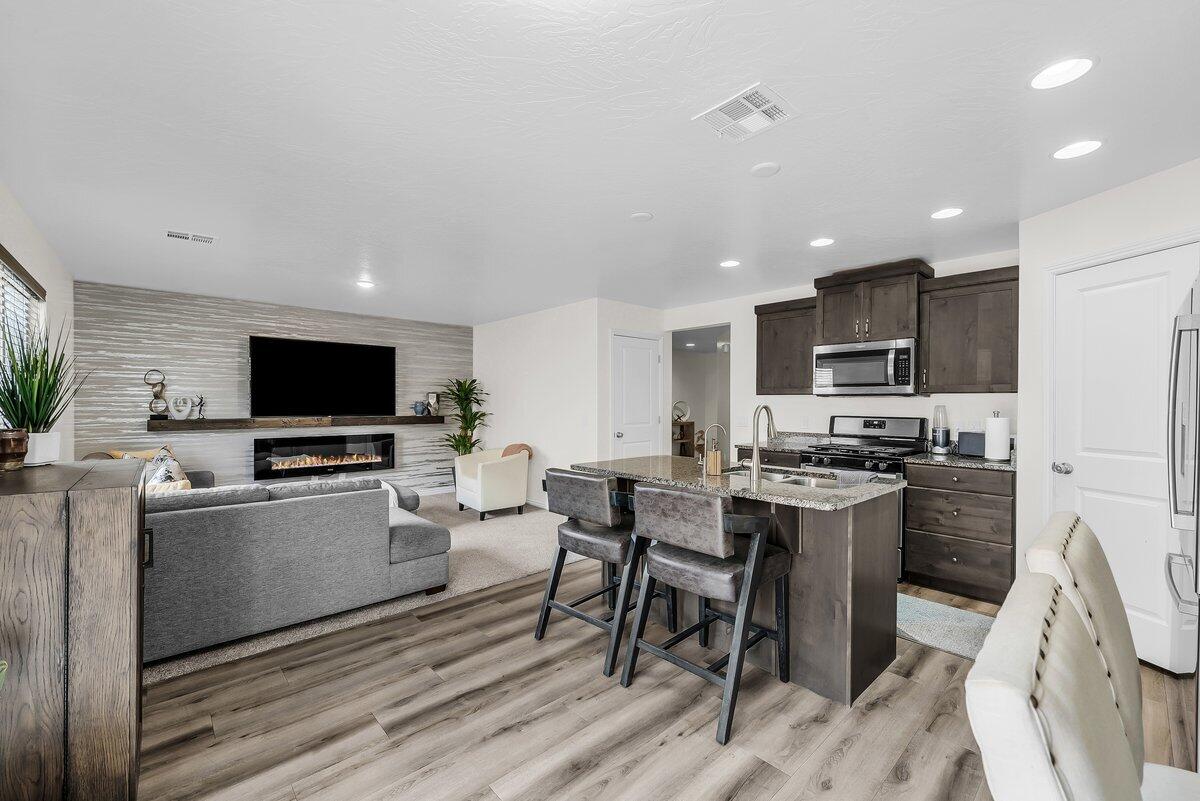 FOSSIL HILLS TH - Residential