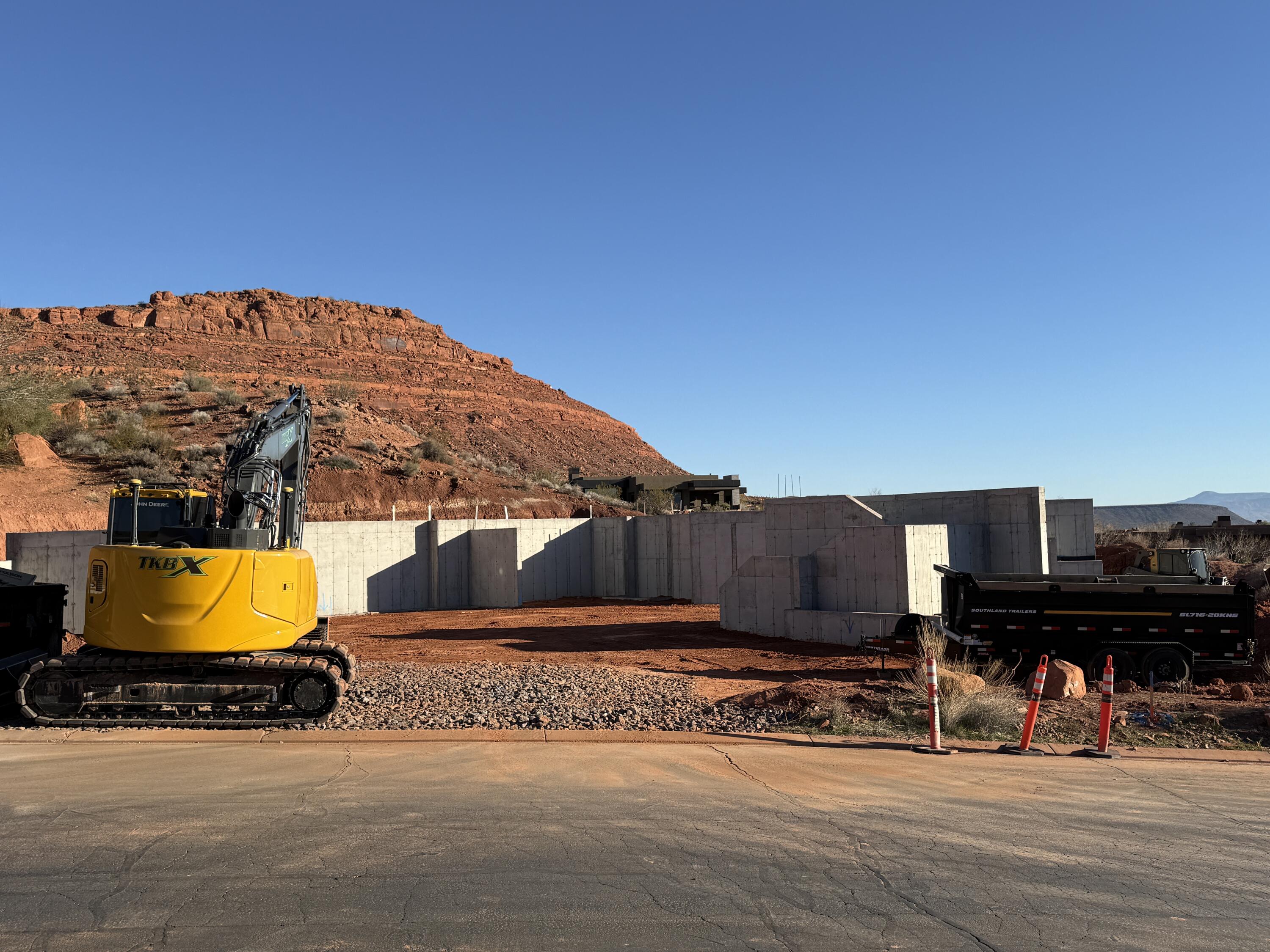 KACHINA CLIFFS AT ENTRADA - Residential