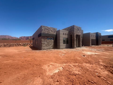 Tiny photo for 562 W 30 S, Ivins, UT 84738 (MLS # 26-273211)