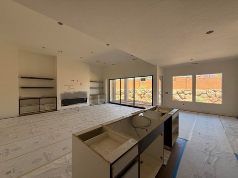 Tiny photo for 562 W 30 S, Ivins, UT 84738 (MLS # 26-273211)