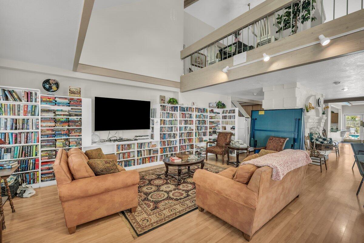 HARRISBURG LAKESIDE ESTATES - Residential