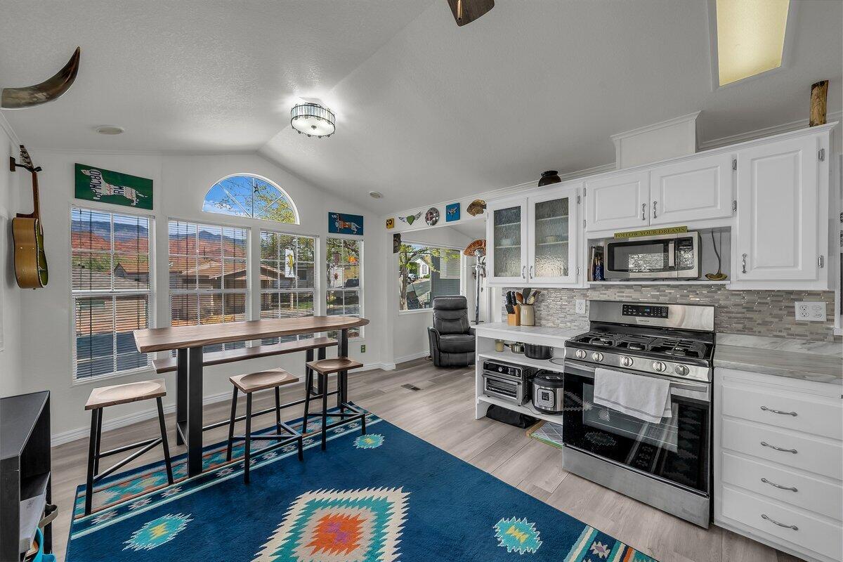 HARRISBURG LAKESIDE ESTATES - Residential