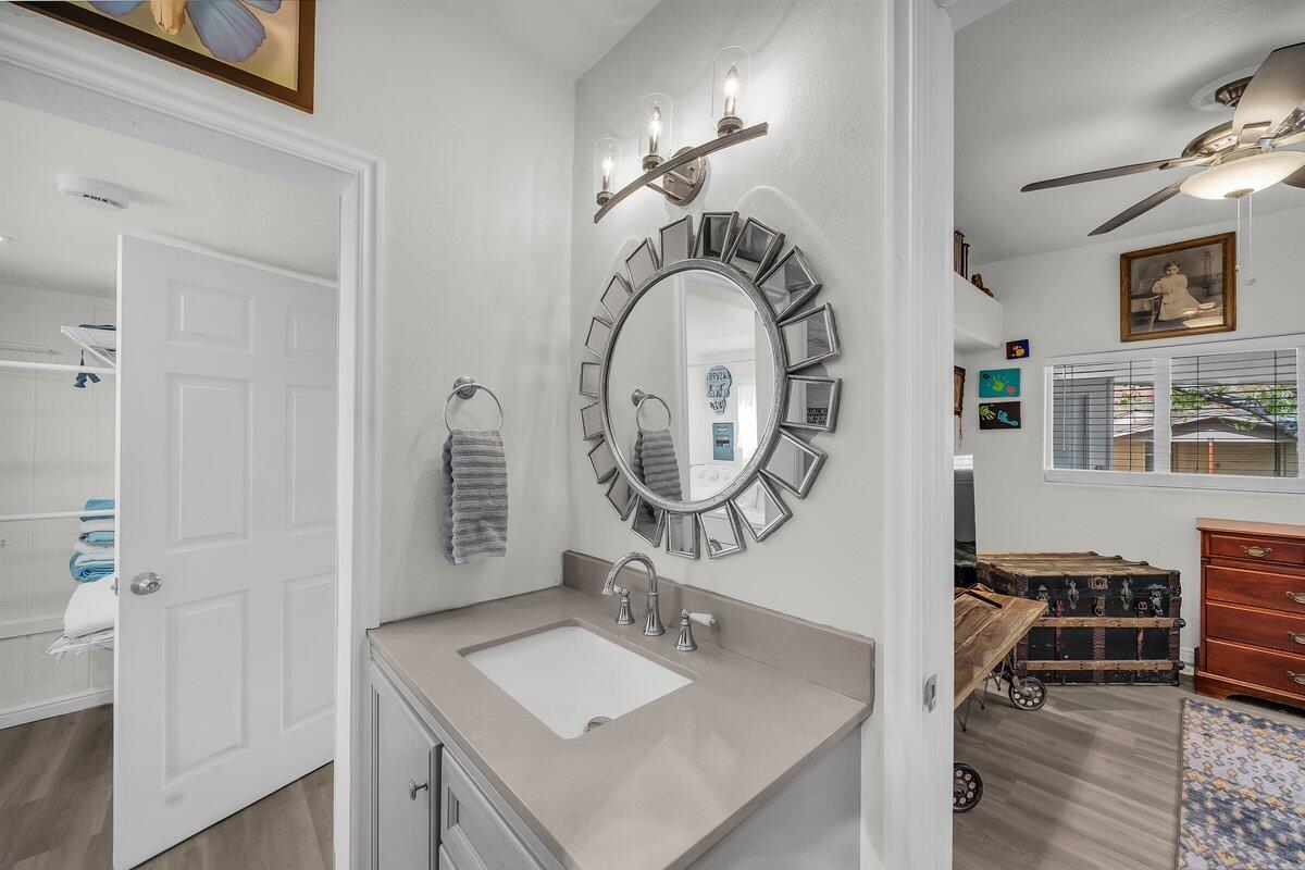 HARRISBURG LAKESIDE ESTATES - Residential