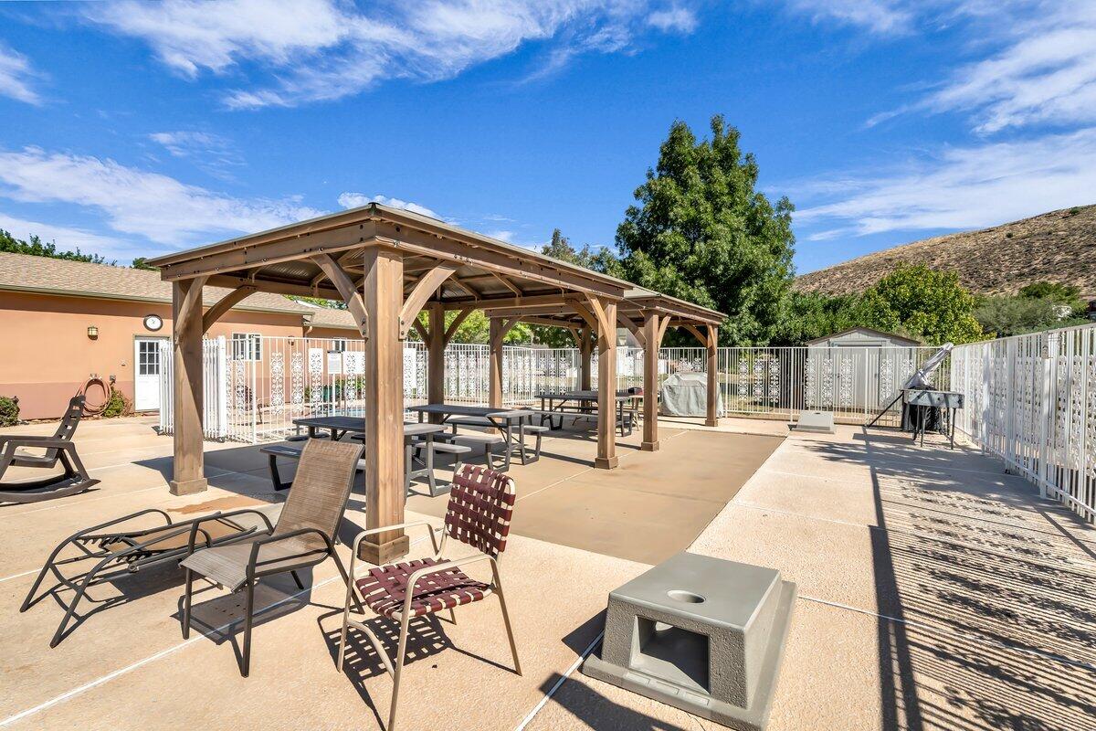 HARRISBURG LAKESIDE ESTATES - Residential