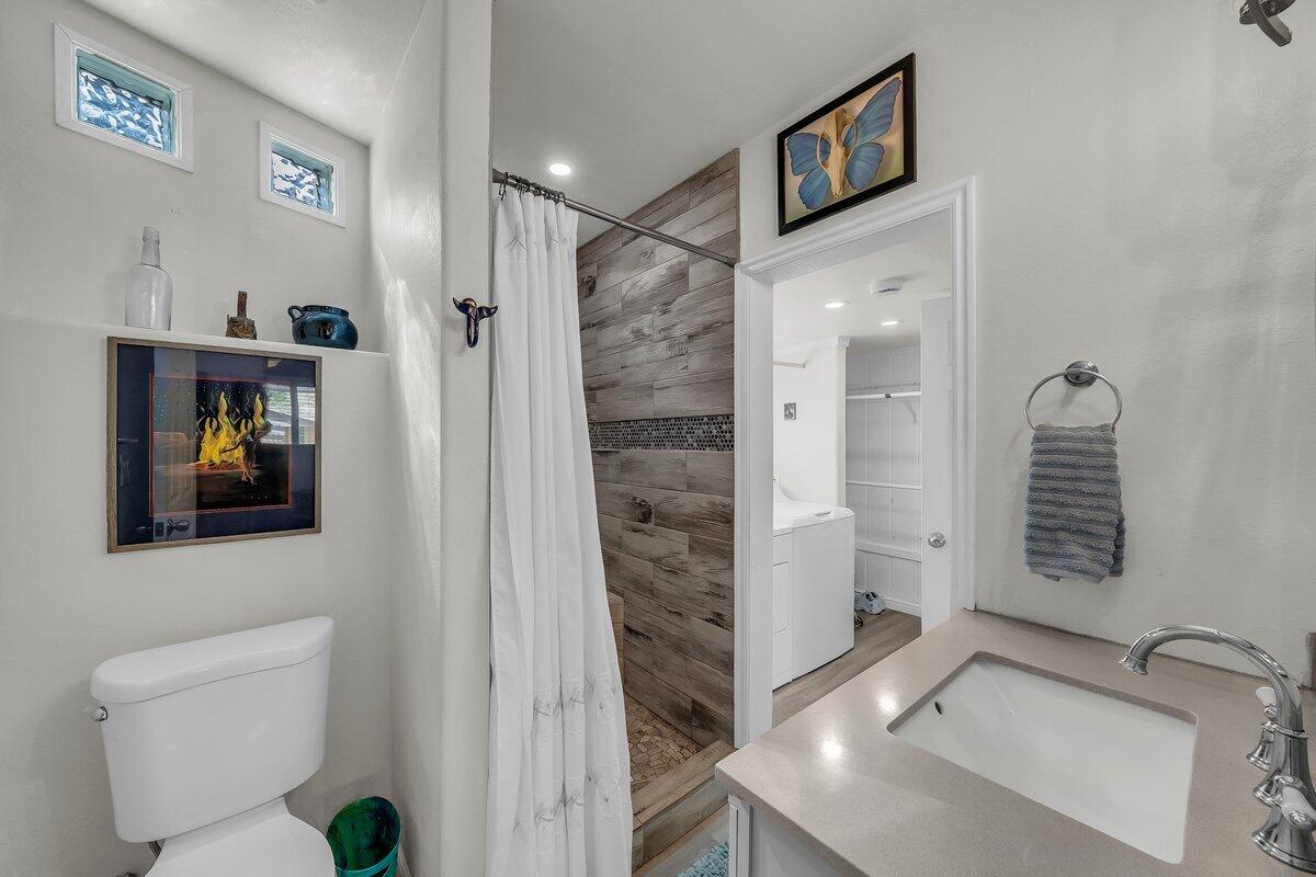 HARRISBURG LAKESIDE ESTATES - Residential