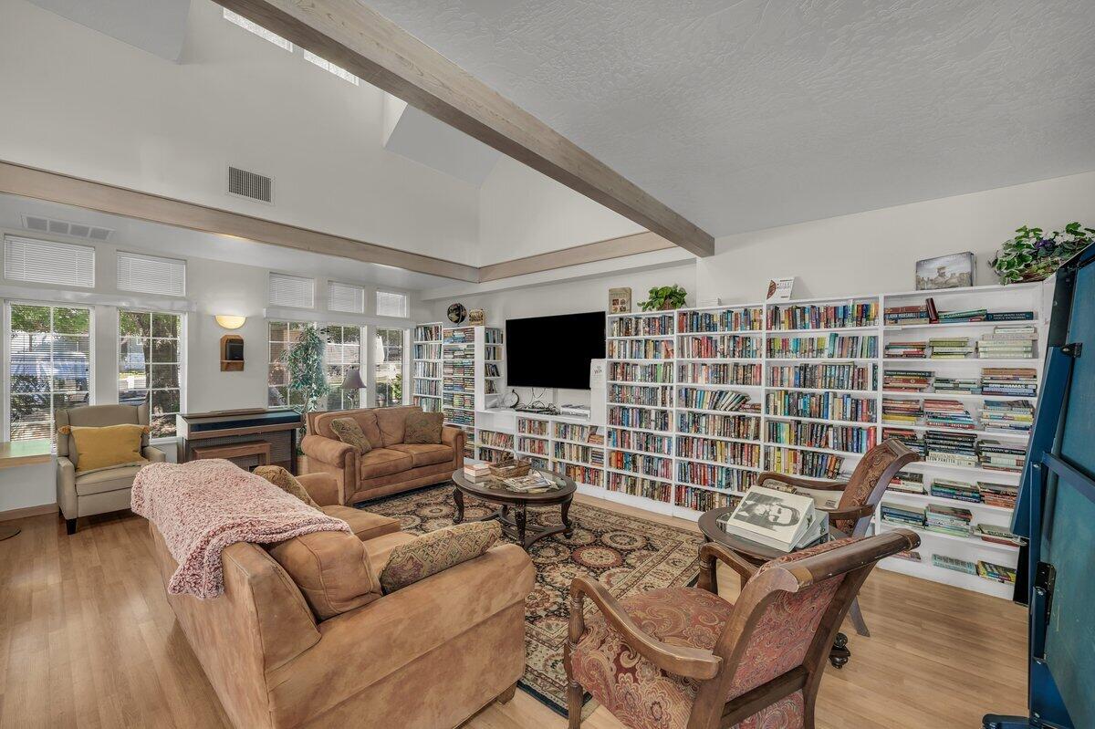 HARRISBURG LAKESIDE ESTATES - Residential