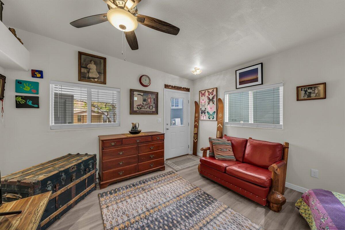 HARRISBURG LAKESIDE ESTATES - Residential