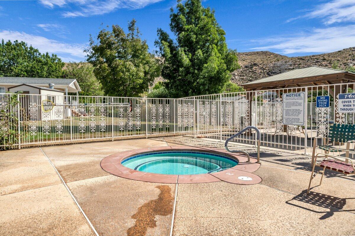 HARRISBURG LAKESIDE ESTATES - Residential