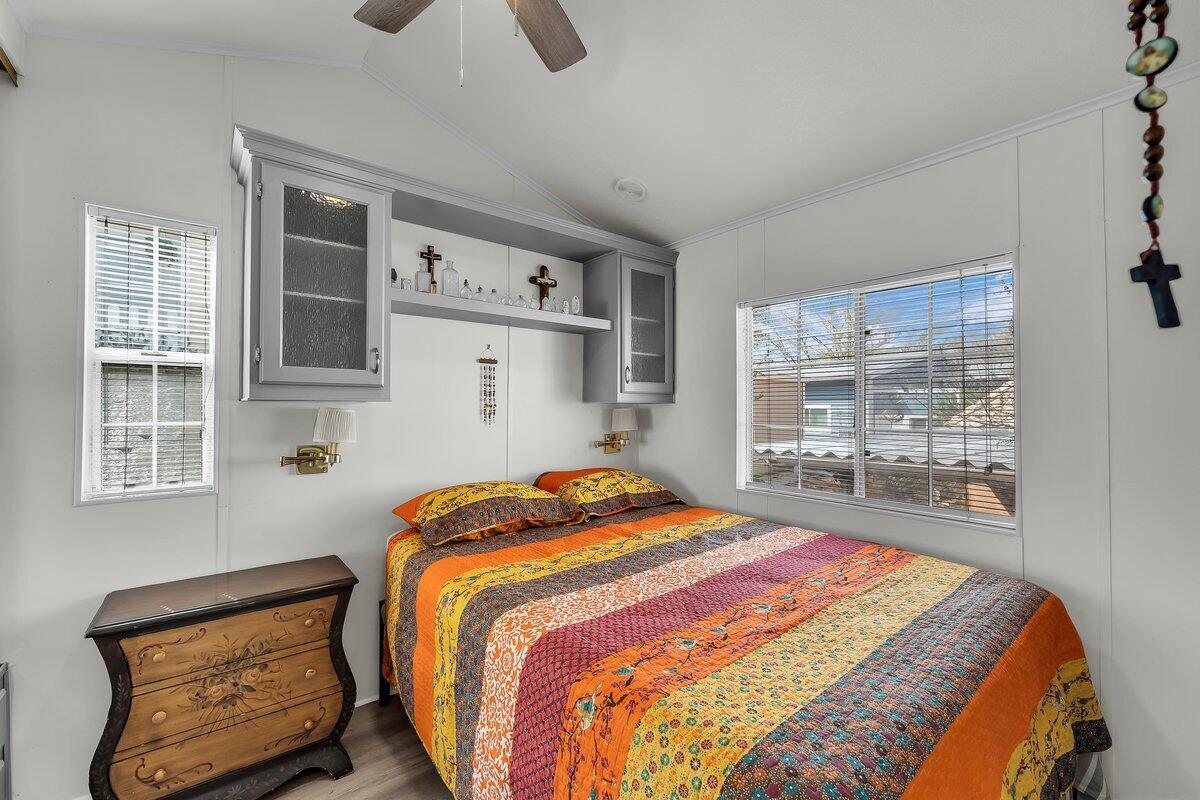 HARRISBURG LAKESIDE ESTATES - Residential