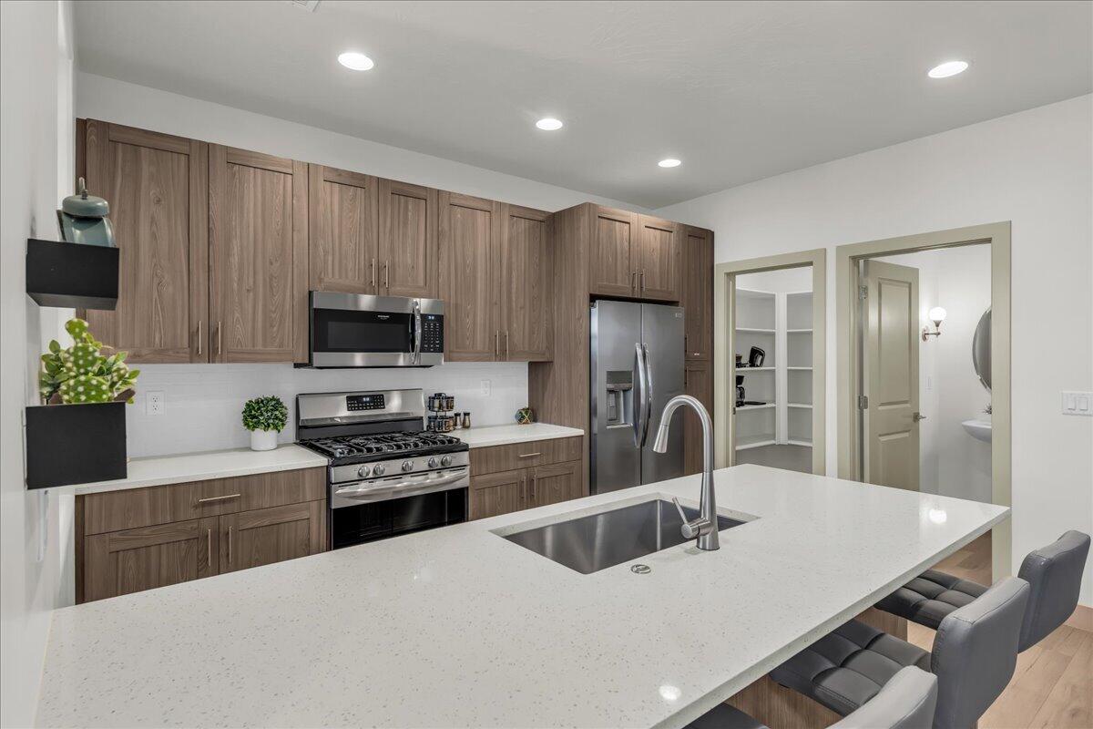 HERITAGE POINTE - Residential