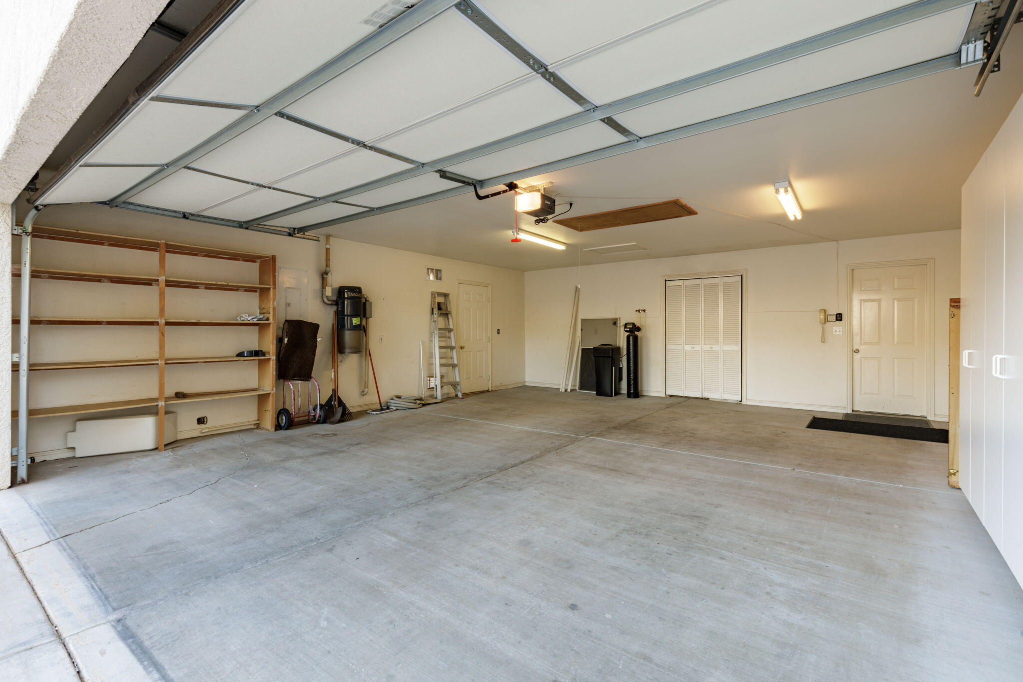 BLOOMINGTON HILLS - Residential