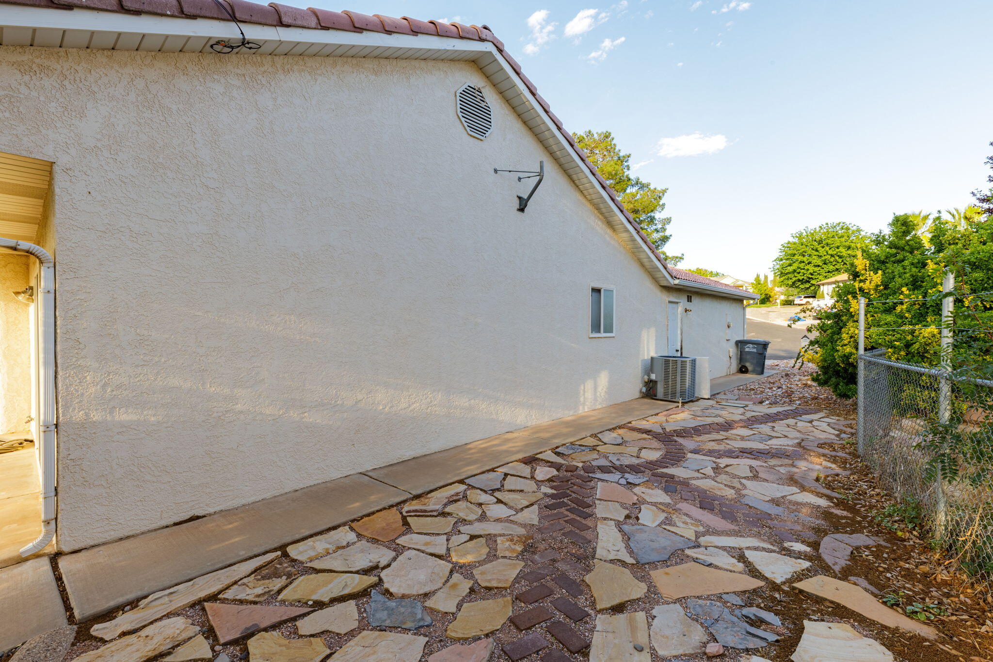 BLOOMINGTON HILLS - Residential