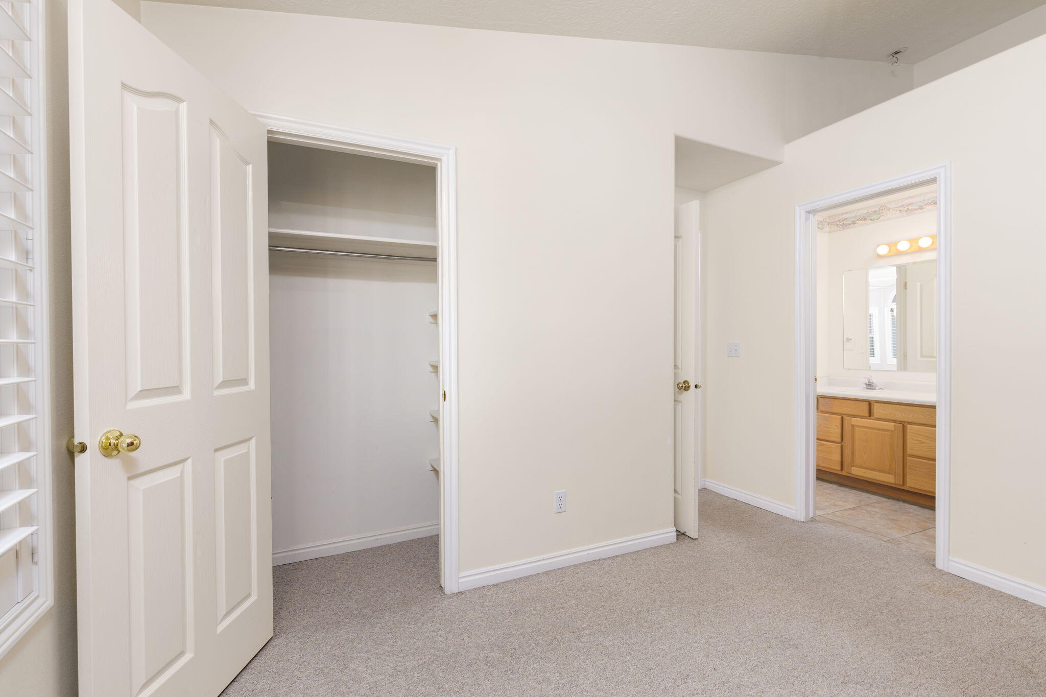 BLOOMINGTON HILLS - Residential
