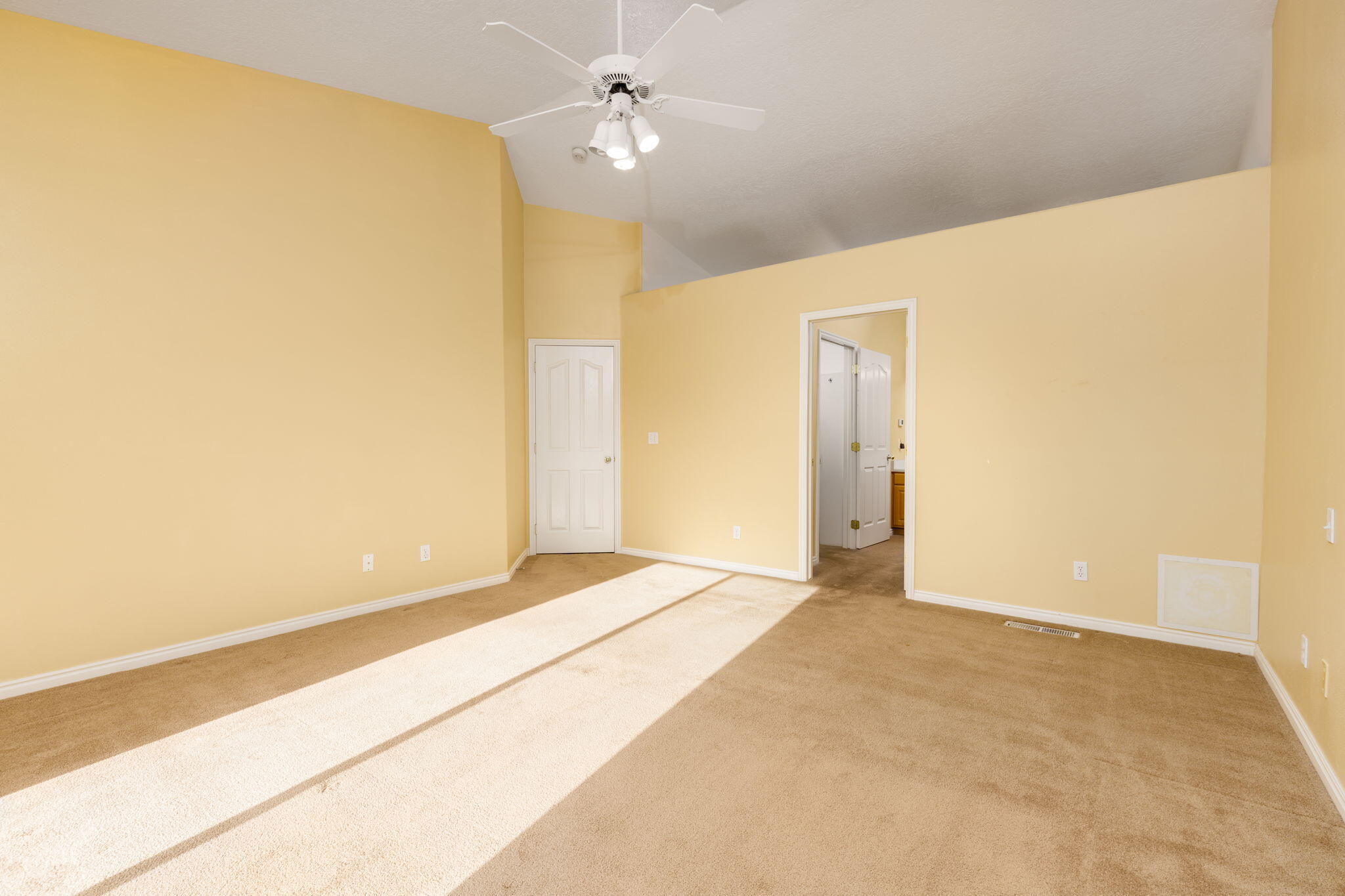 BLOOMINGTON HILLS - Residential
