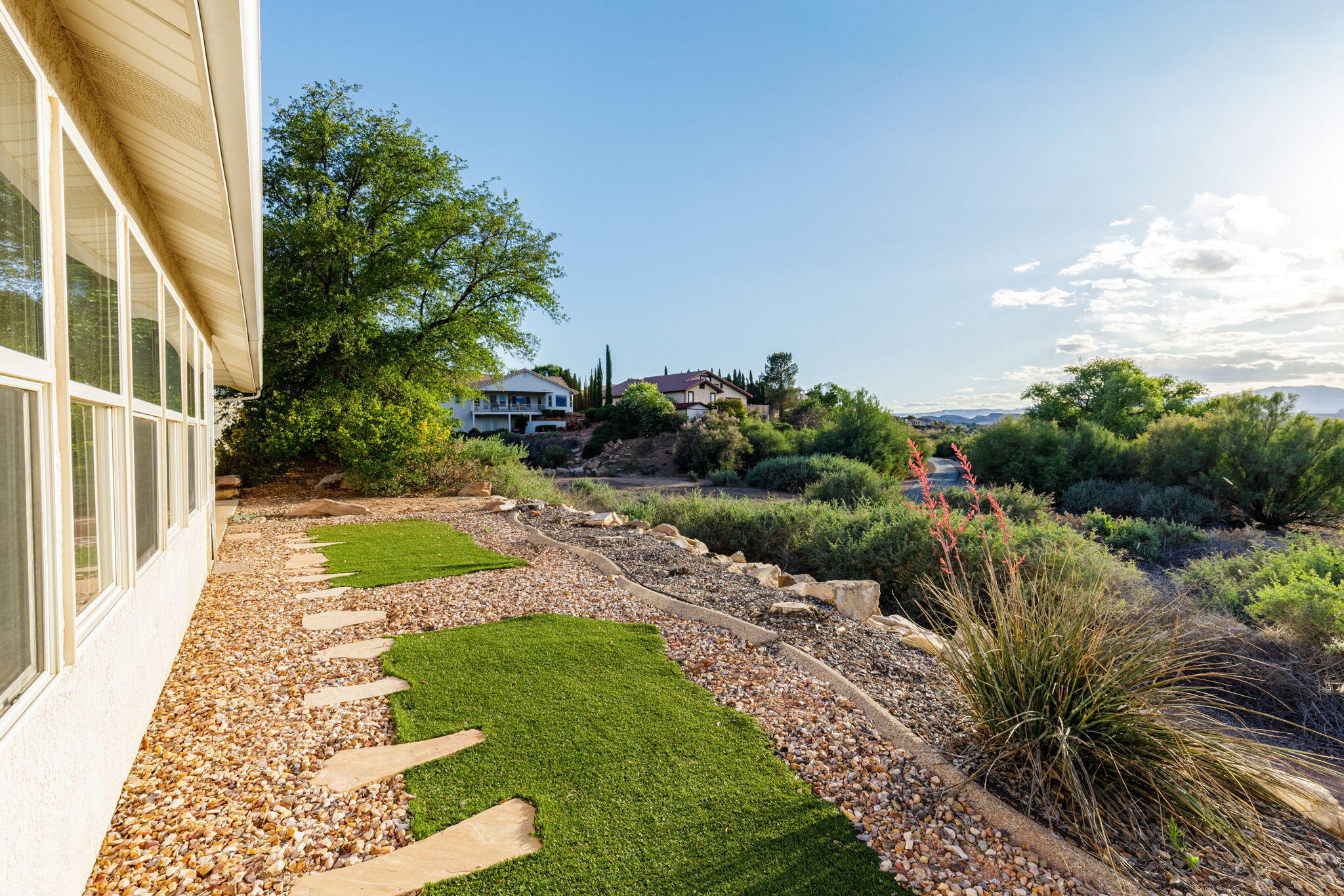 BLOOMINGTON HILLS - Residential