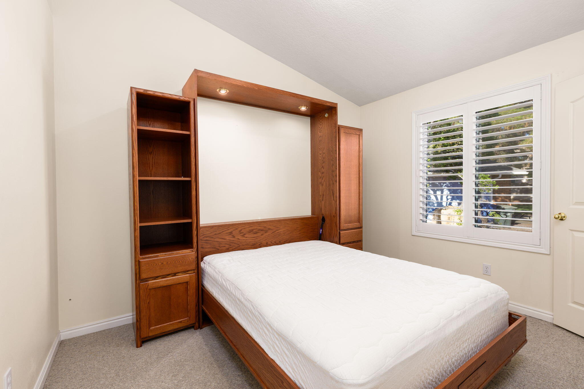 BLOOMINGTON HILLS - Residential