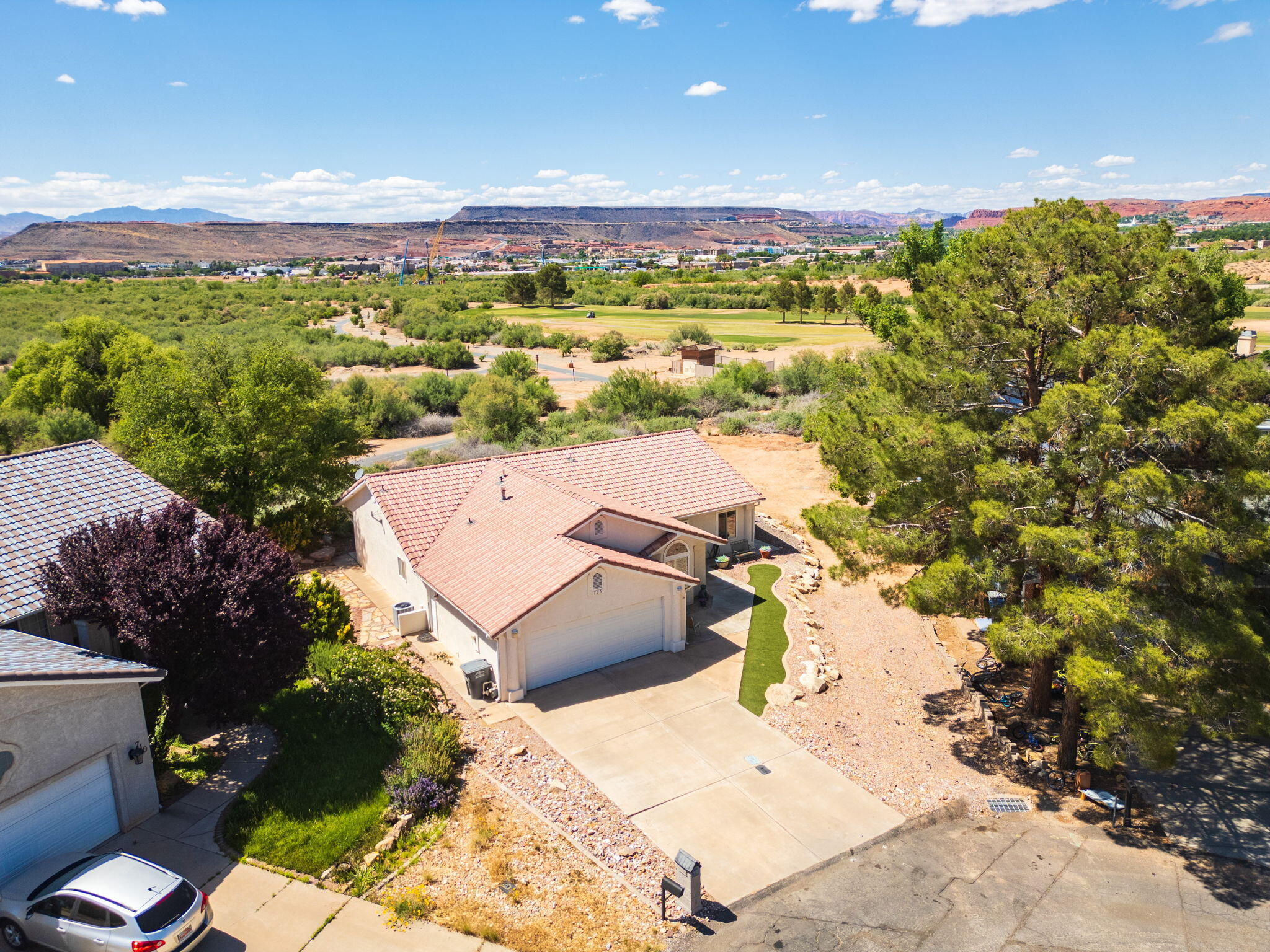 BLOOMINGTON HILLS - Residential
