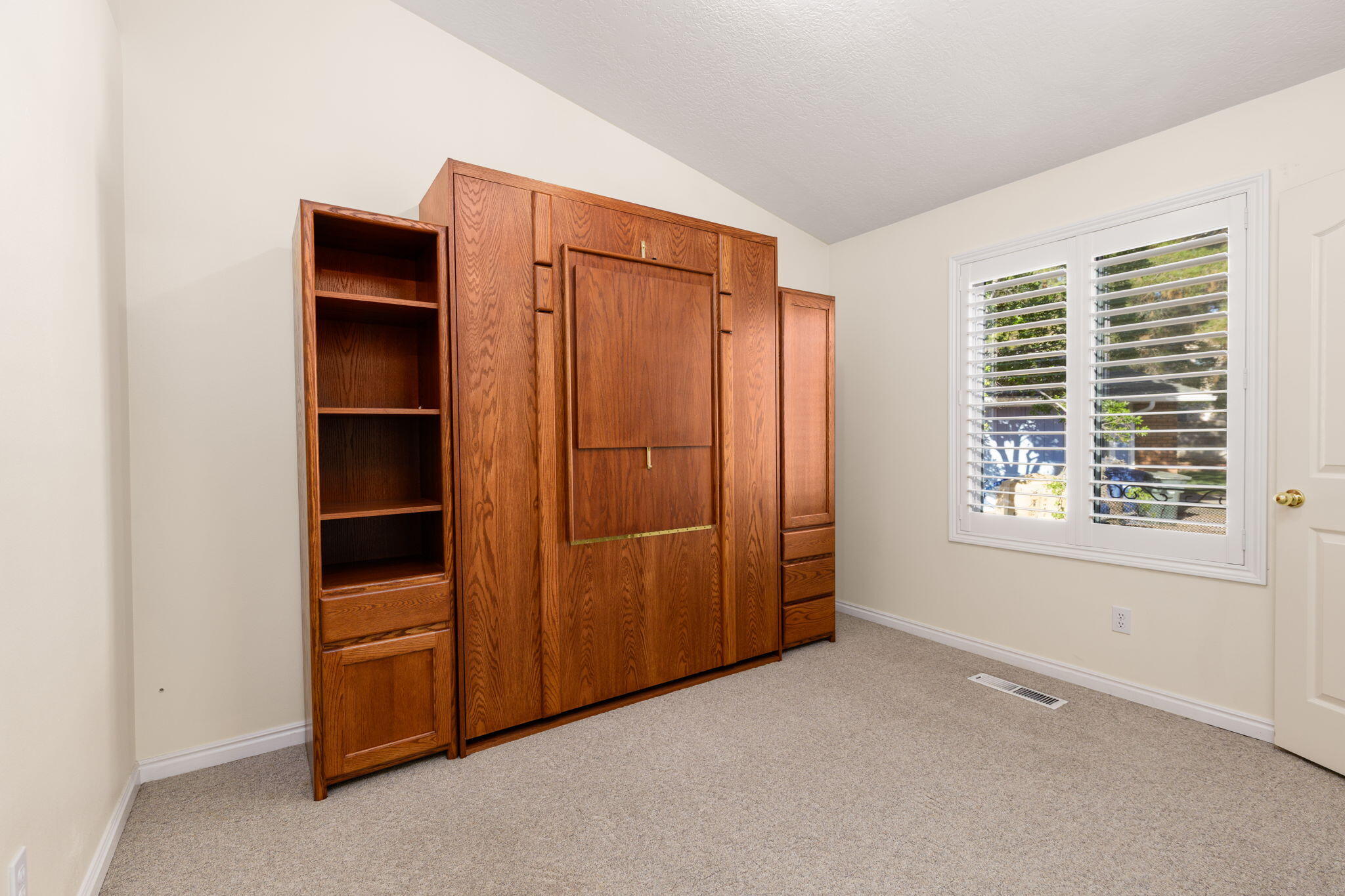 BLOOMINGTON HILLS - Residential