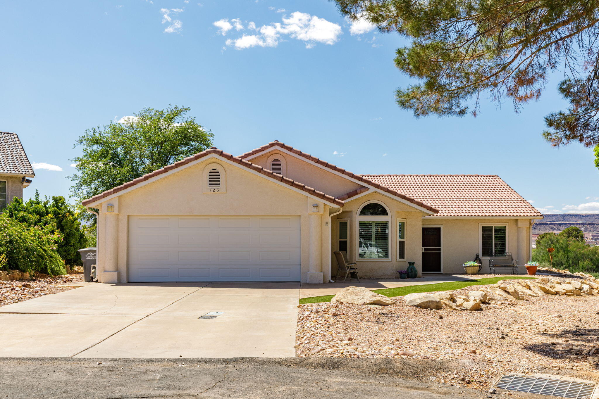 BLOOMINGTON HILLS - Residential