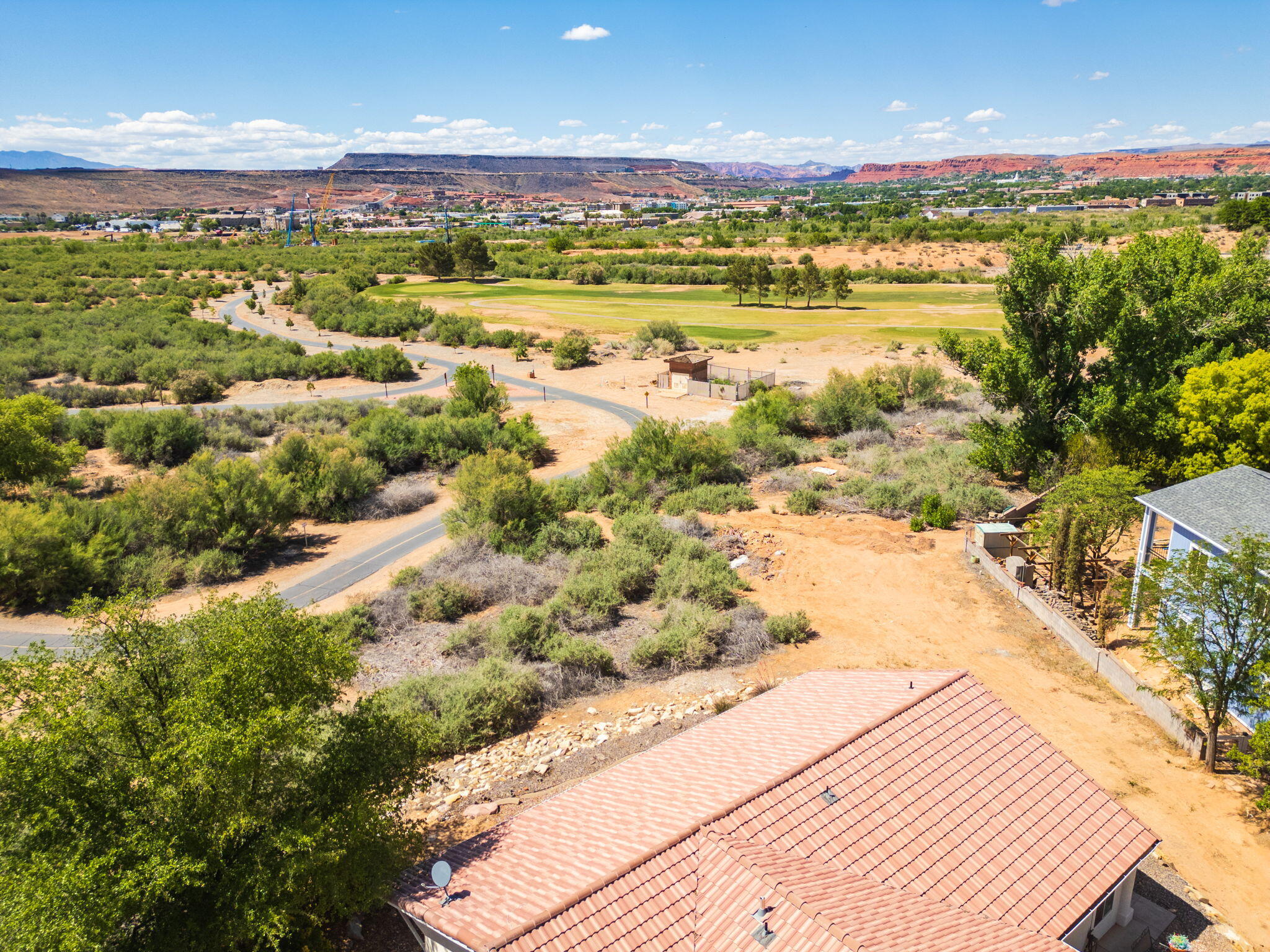 BLOOMINGTON HILLS - Residential