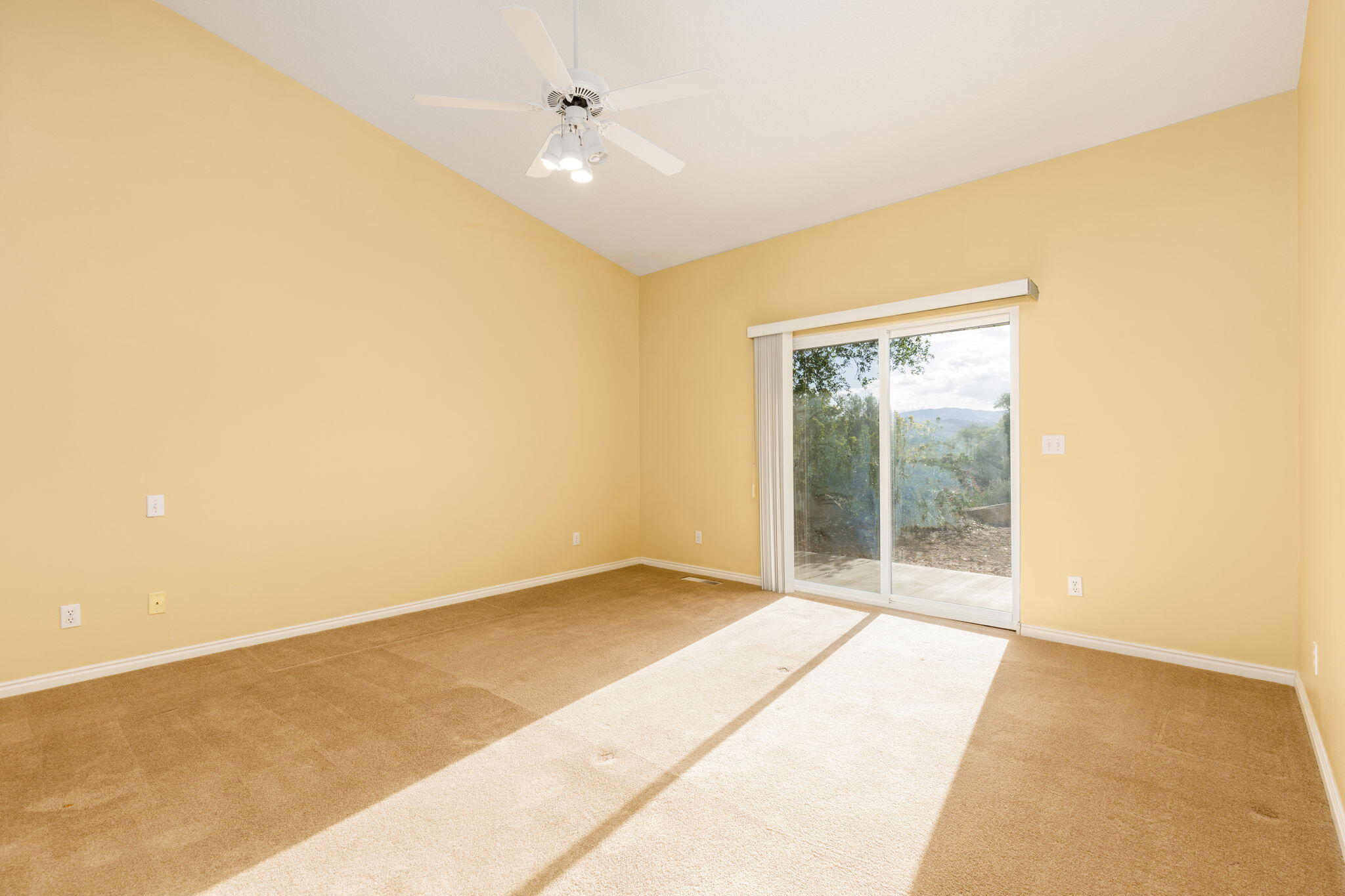 BLOOMINGTON HILLS - Residential