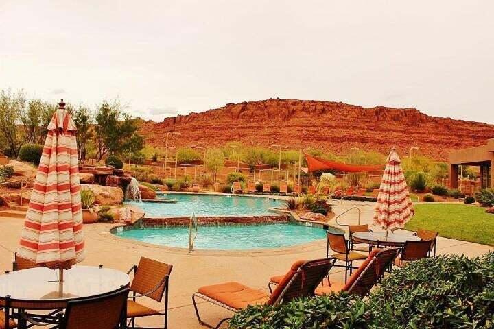 VISTAS AT ENTRADA - Residential