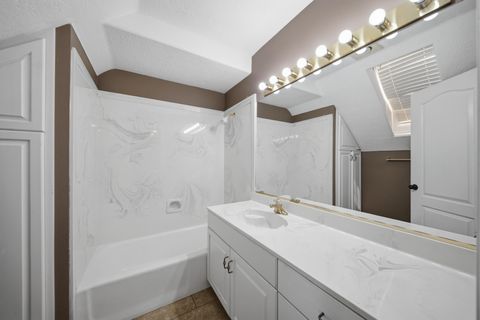 Tiny photo for 885 N HORSEMANS PARK DR, Dammeron Valley, UT 84783 (MLS # 26-271708)