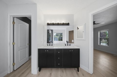 Tiny photo for 885 N HORSEMANS PARK DR, Dammeron Valley, UT 84783 (MLS # 26-271708)