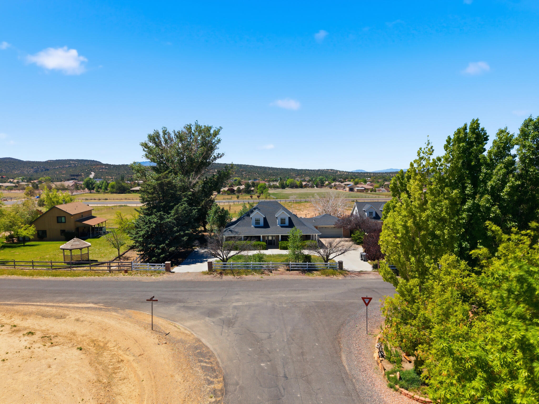 DAMMERON VALLEY FARMS - Residential