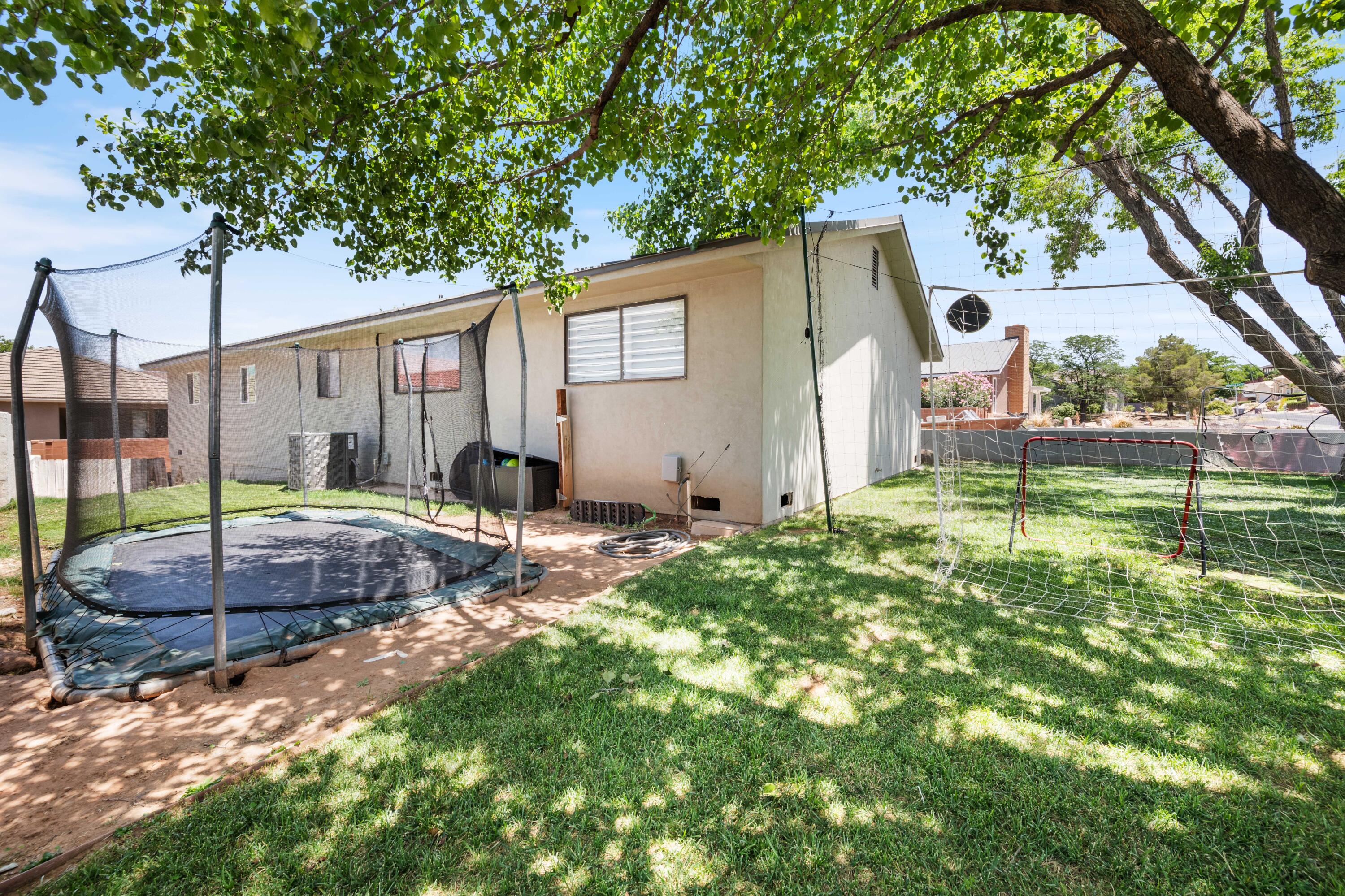 BLOOMINGTON HILLS - Residential